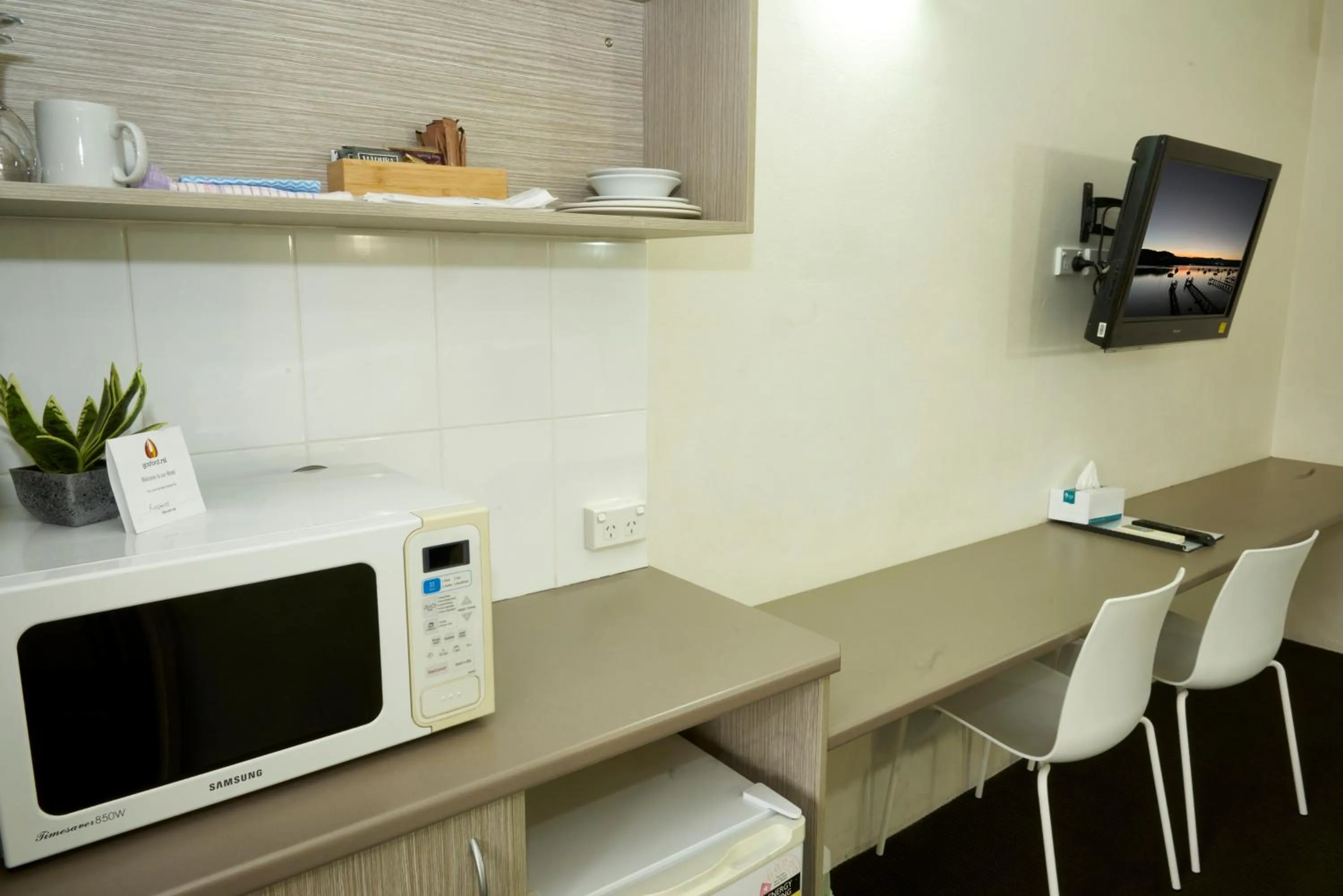 Kitchen or kitchenette in Ashwood Motel