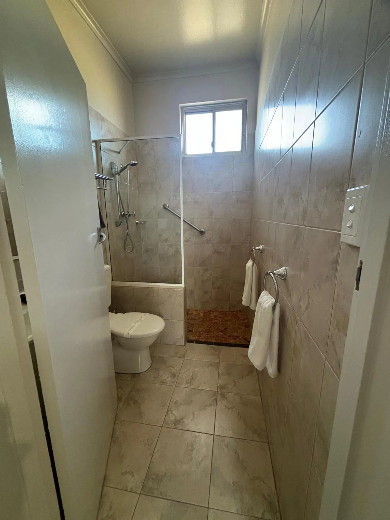 Bathroom in Silver Haven Motor Inn