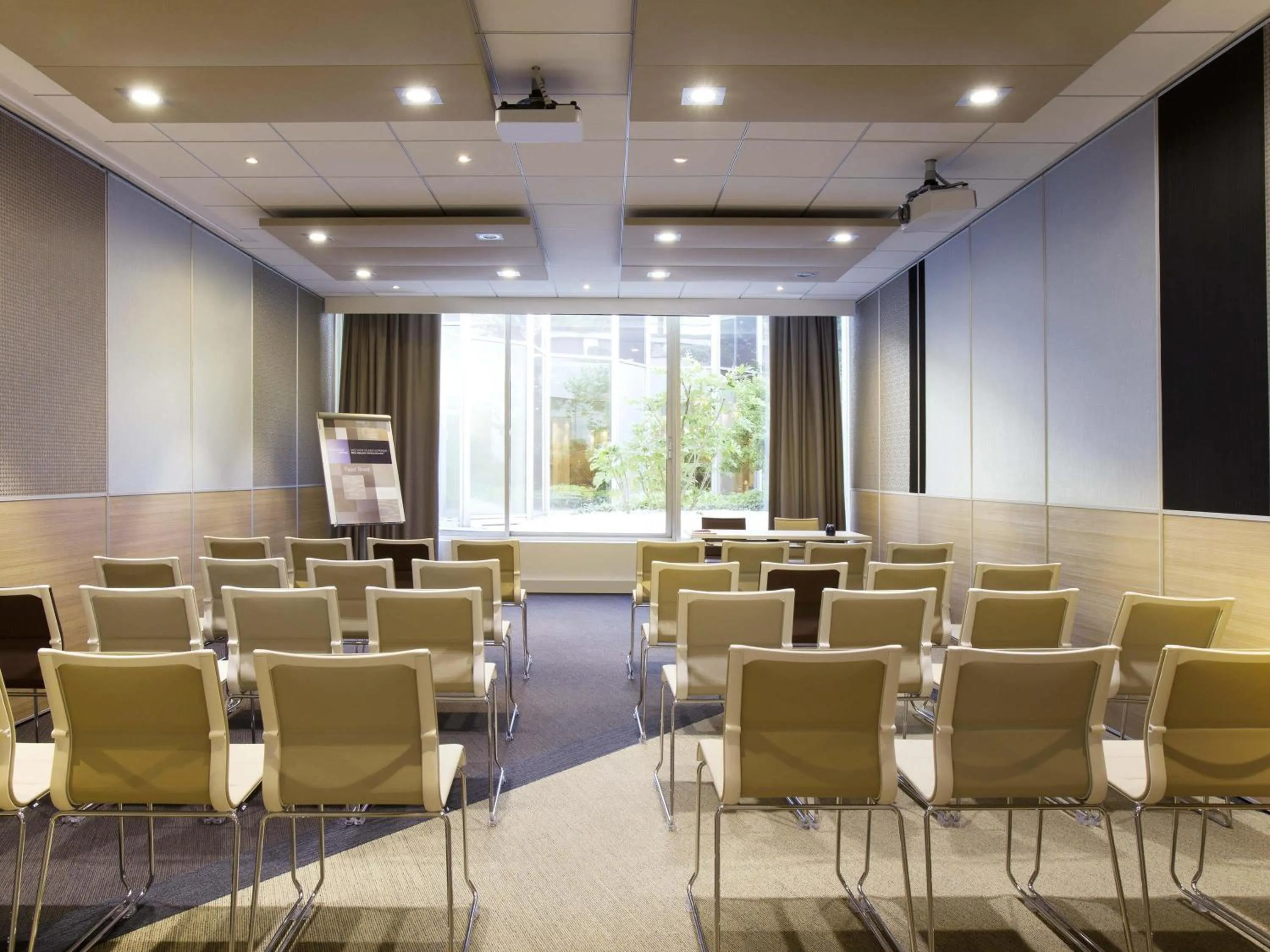 Meeting/conference room in Novotel Nottingham Derby