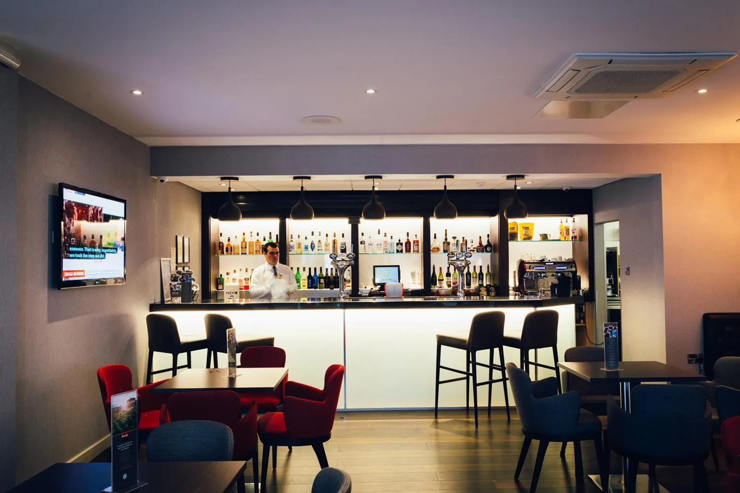 Communal lounge/ TV room in Novotel Nottingham Derby