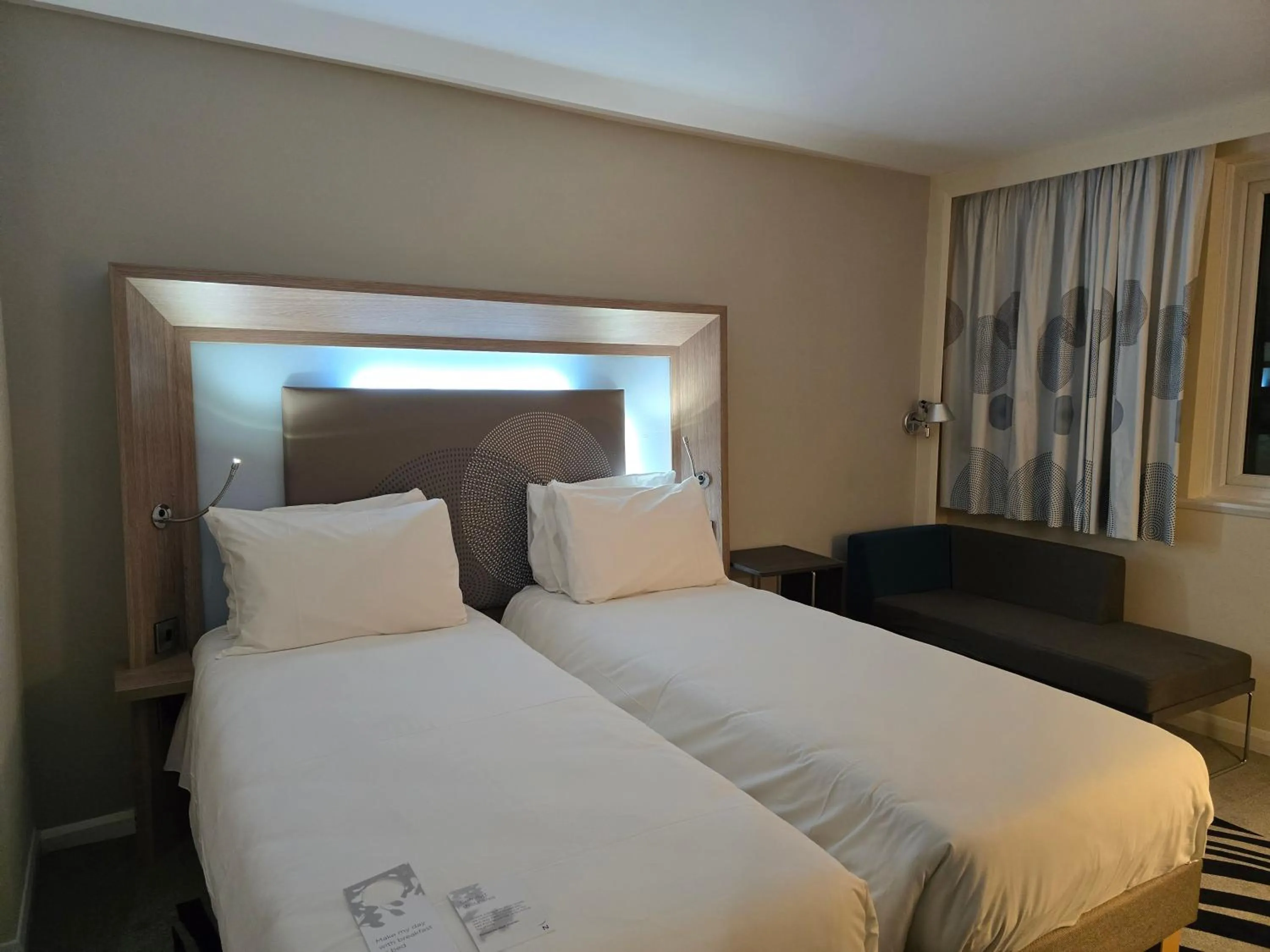 Bedroom, Bed in Novotel Nottingham Derby