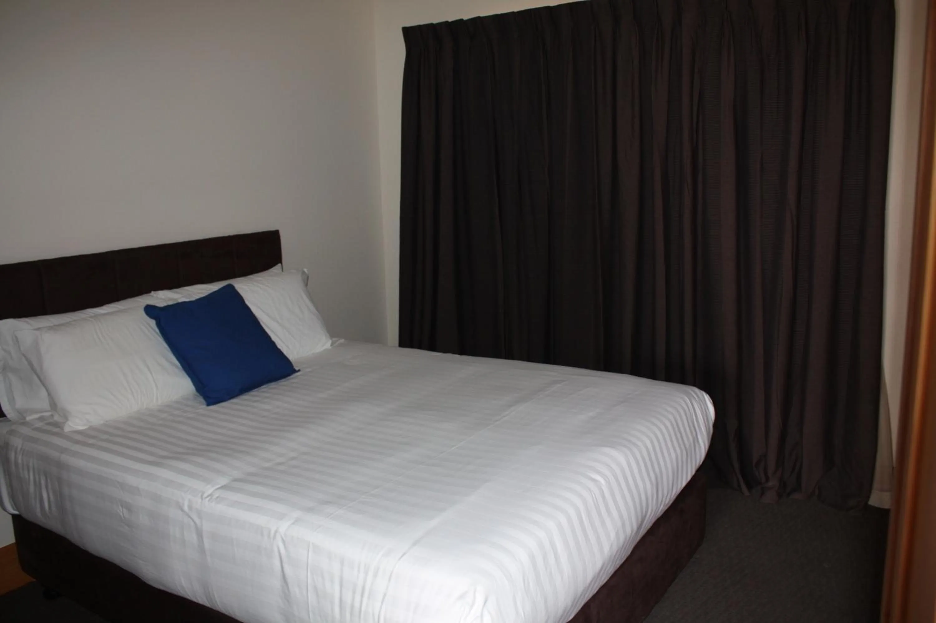 Photo of the whole room, Bed in BIG4 Stuart Range Outback Resort