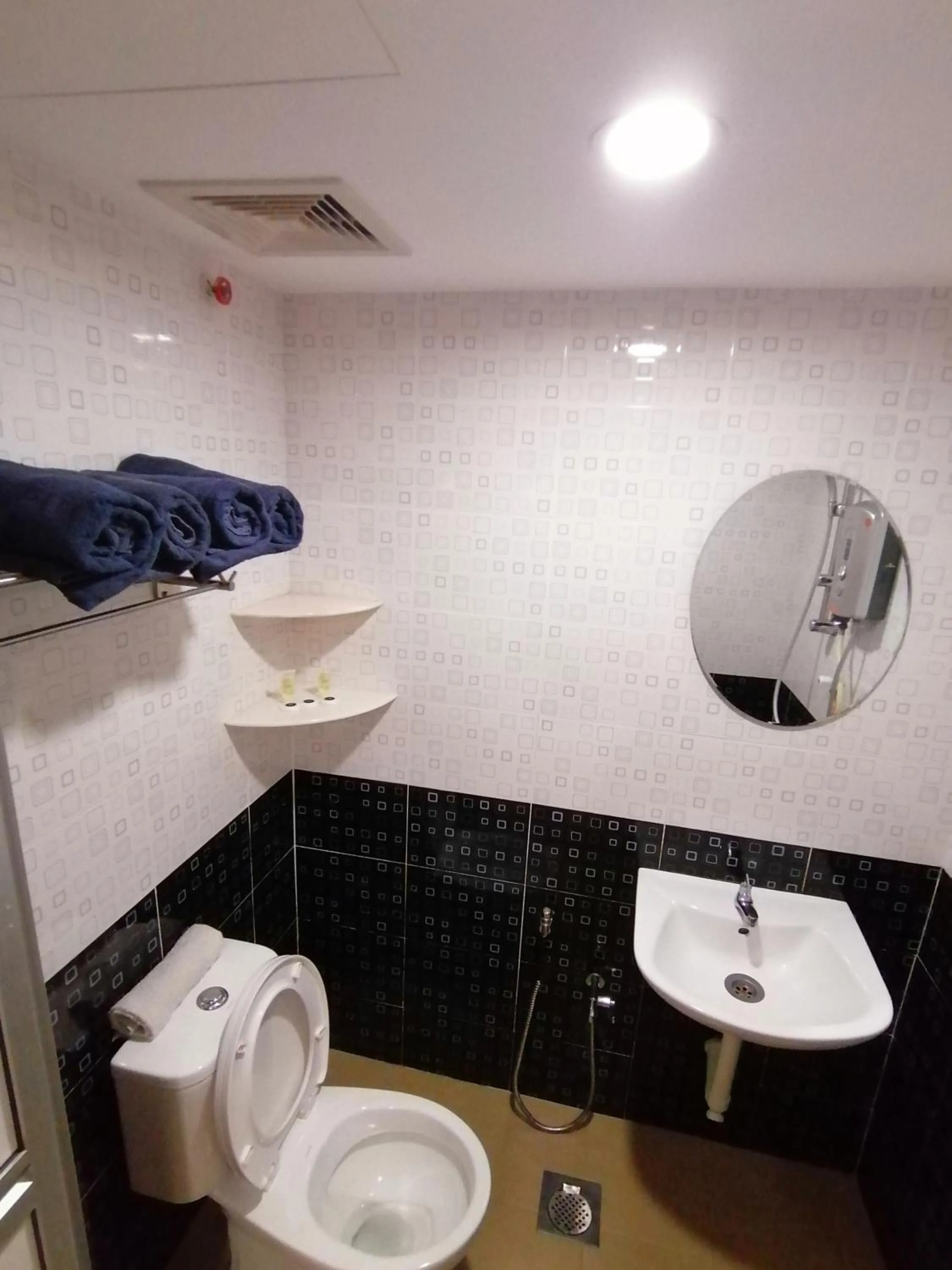 Bathroom in Yellow Mansion Hotel Melaka Raya