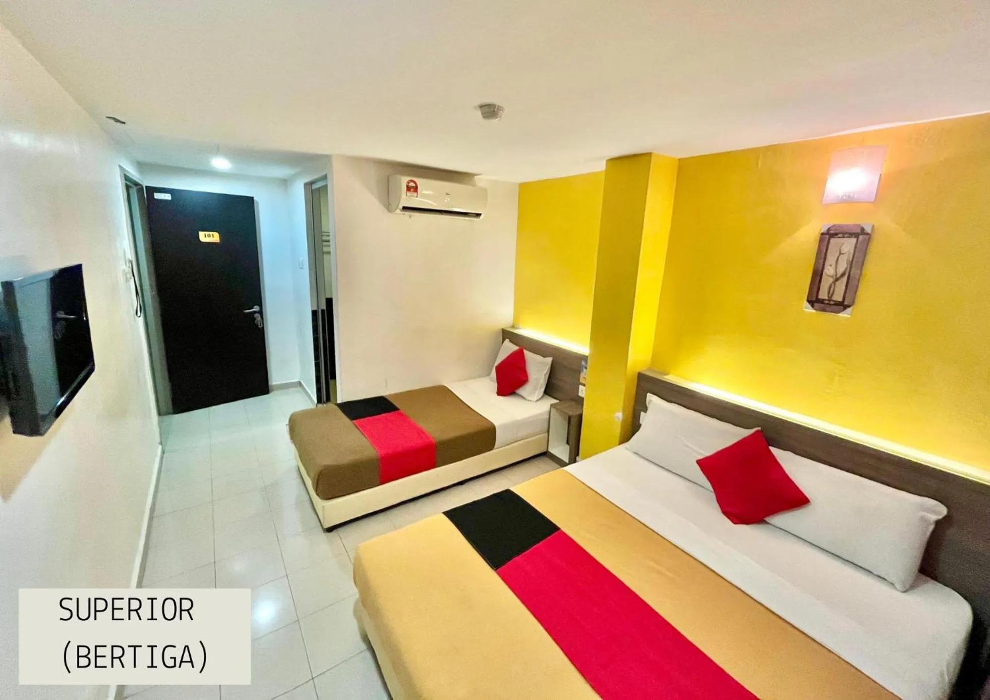 Bed in Yellow Mansion Hotel Melaka Raya