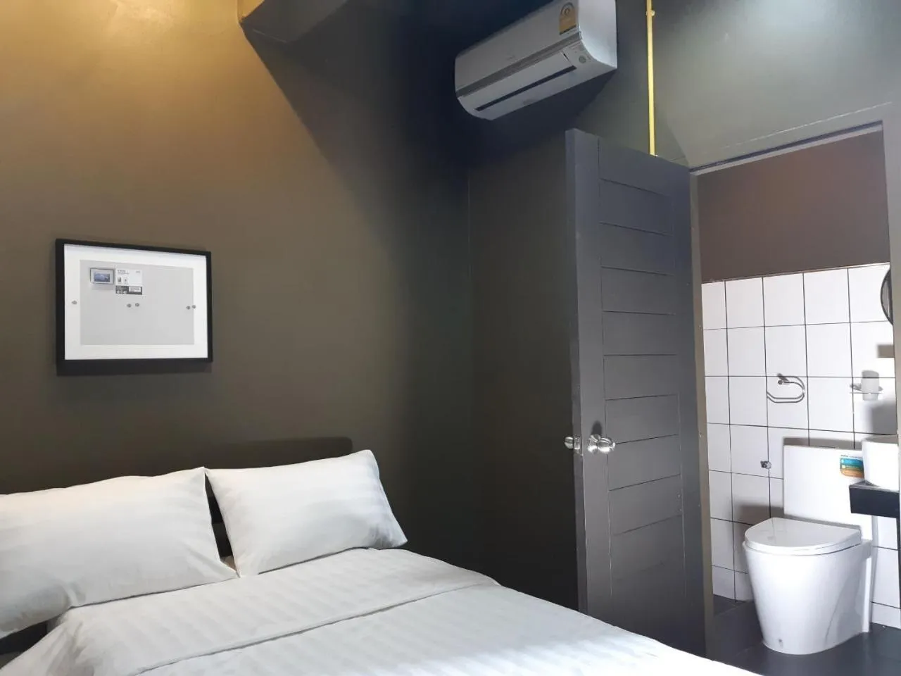 Toilet, Bed in Capsule Hostel Chiangkhan