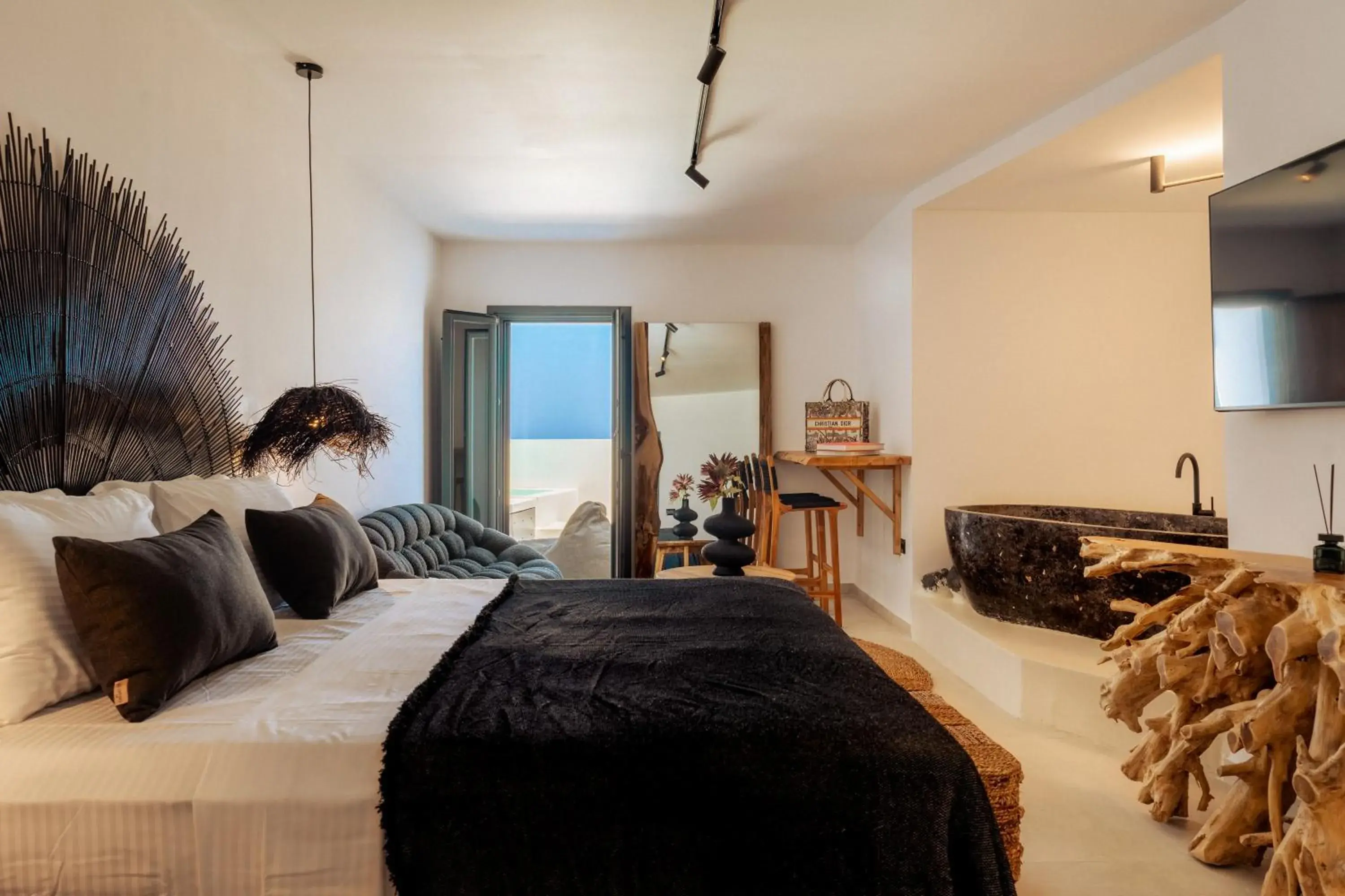 Deluxe Suite | Sea View & Outdoor Hot tub in Gazelle Living Deluxe Suite | Sea View & Outdoor Hot tub in Gazelle Living