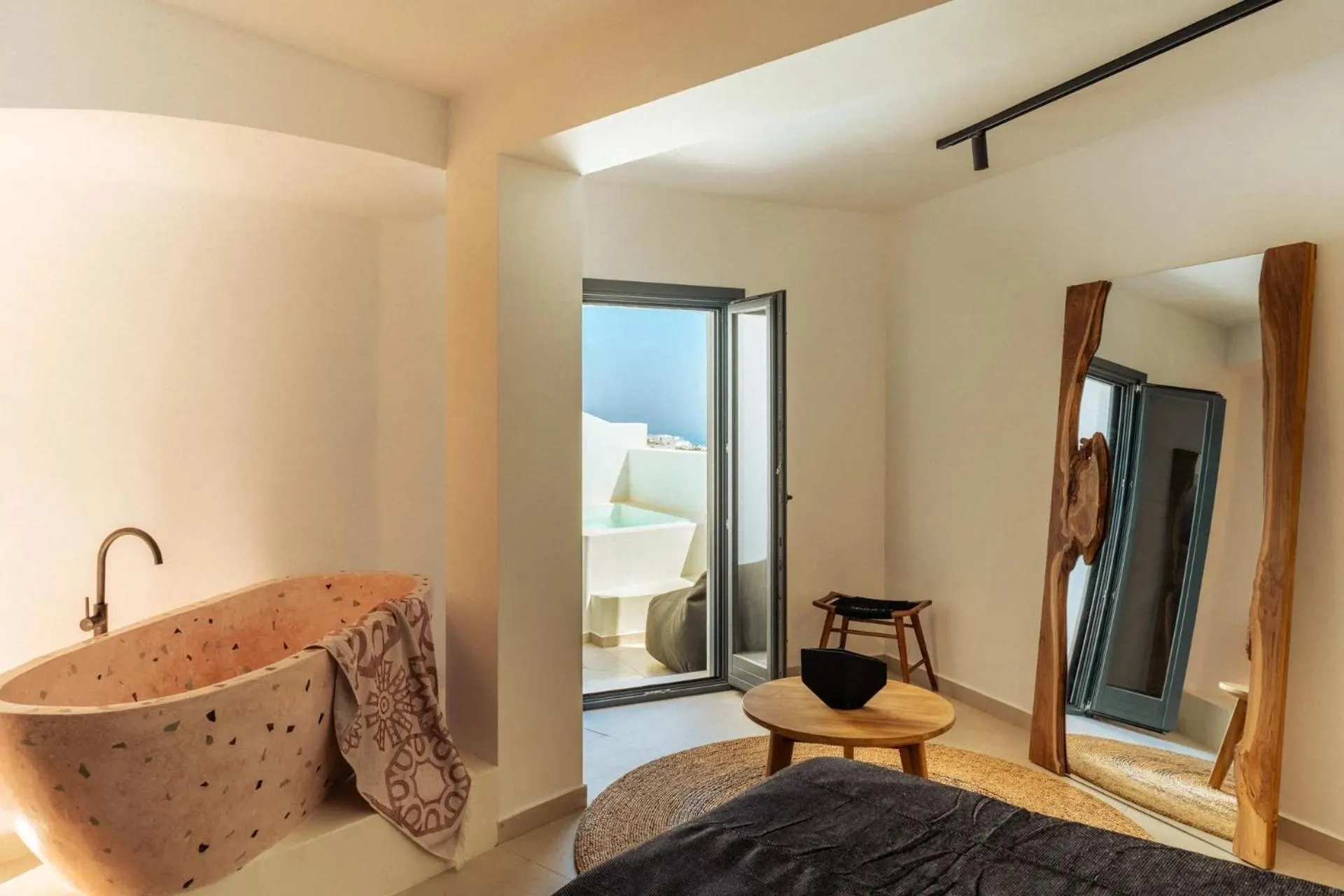 Hot Tub, Bed in Gazelle Living