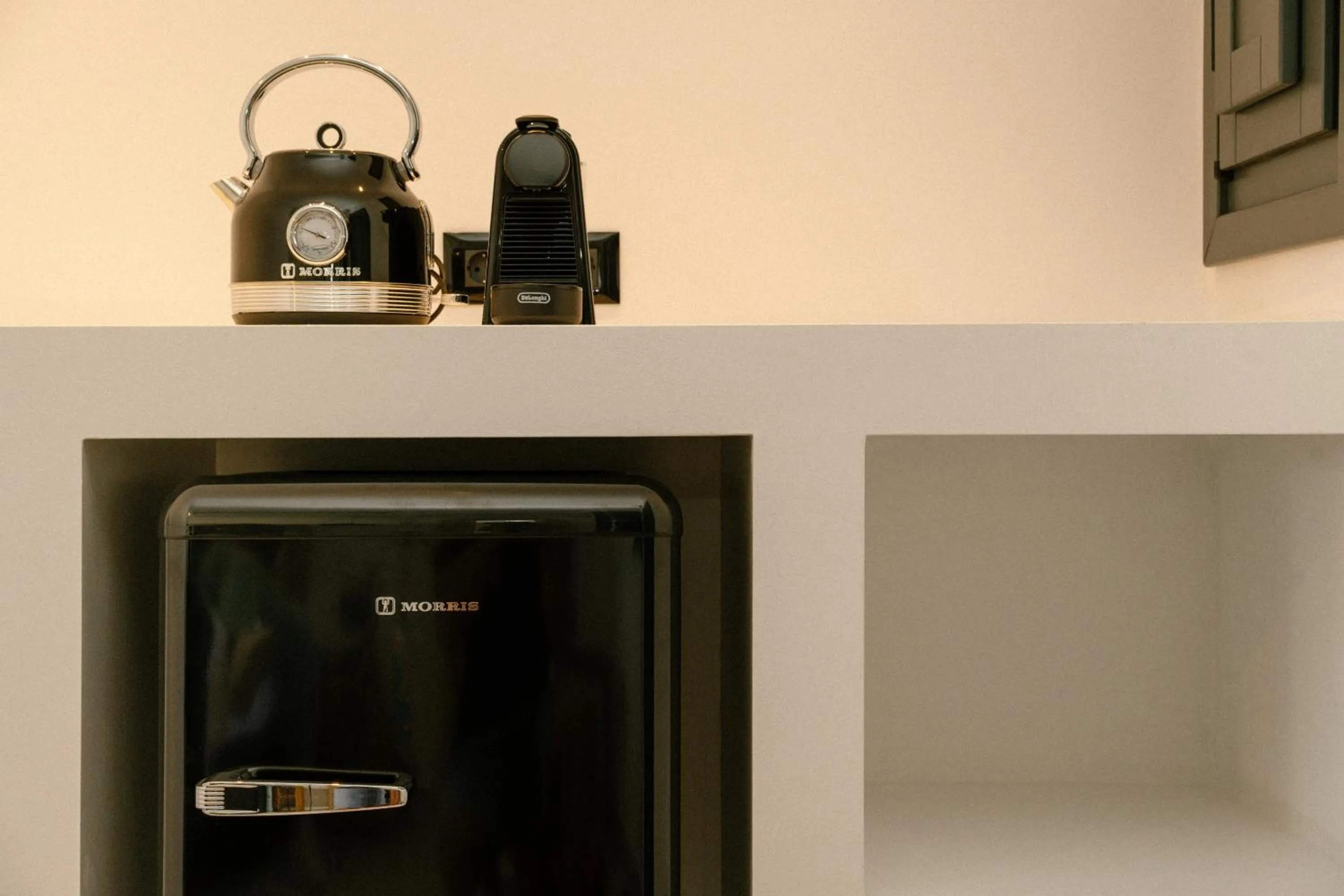 Coffee/tea facilities in Gazelle Living