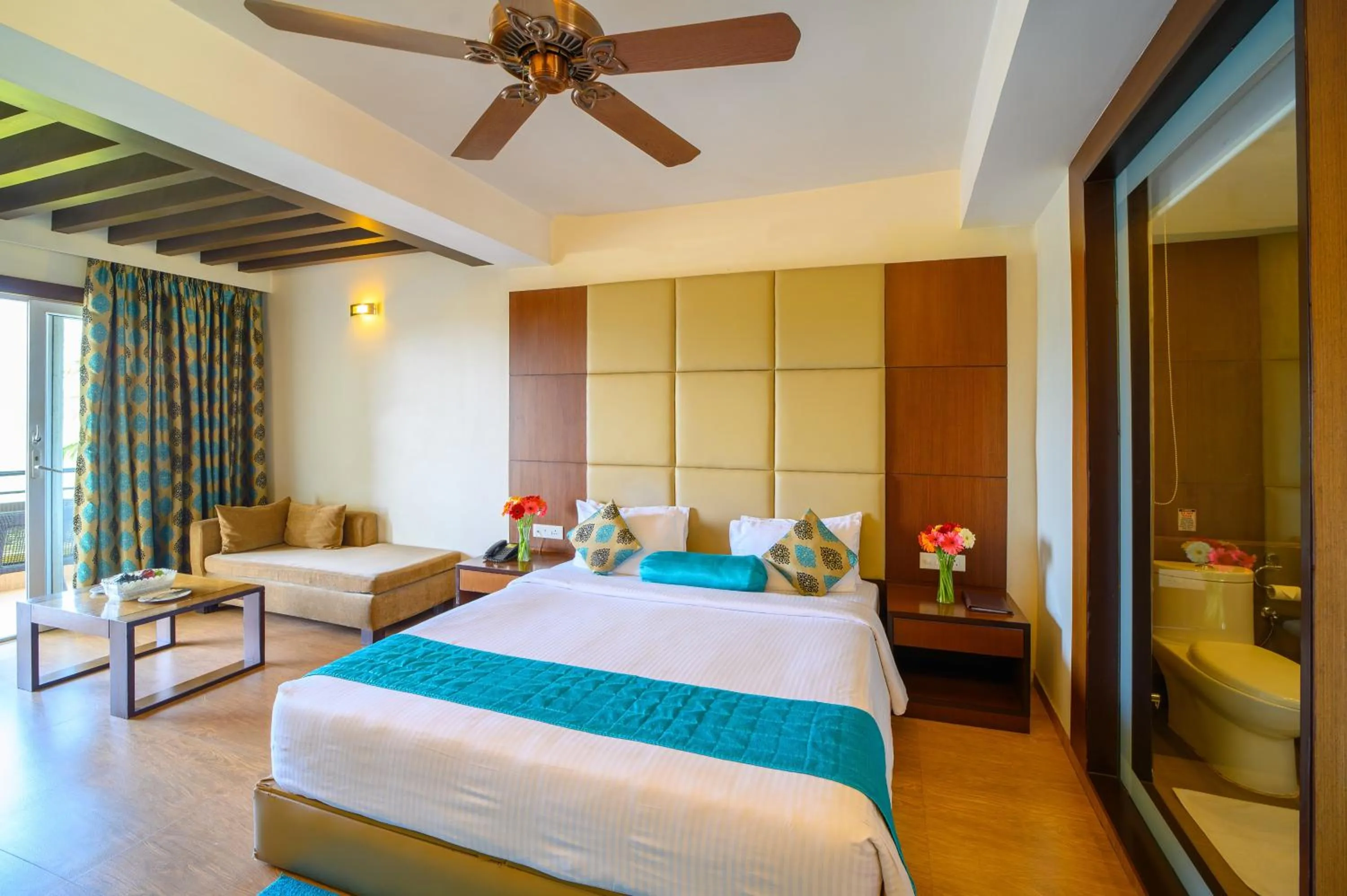 Bedroom, Bed in Sinclairs Retreat Kalimpong