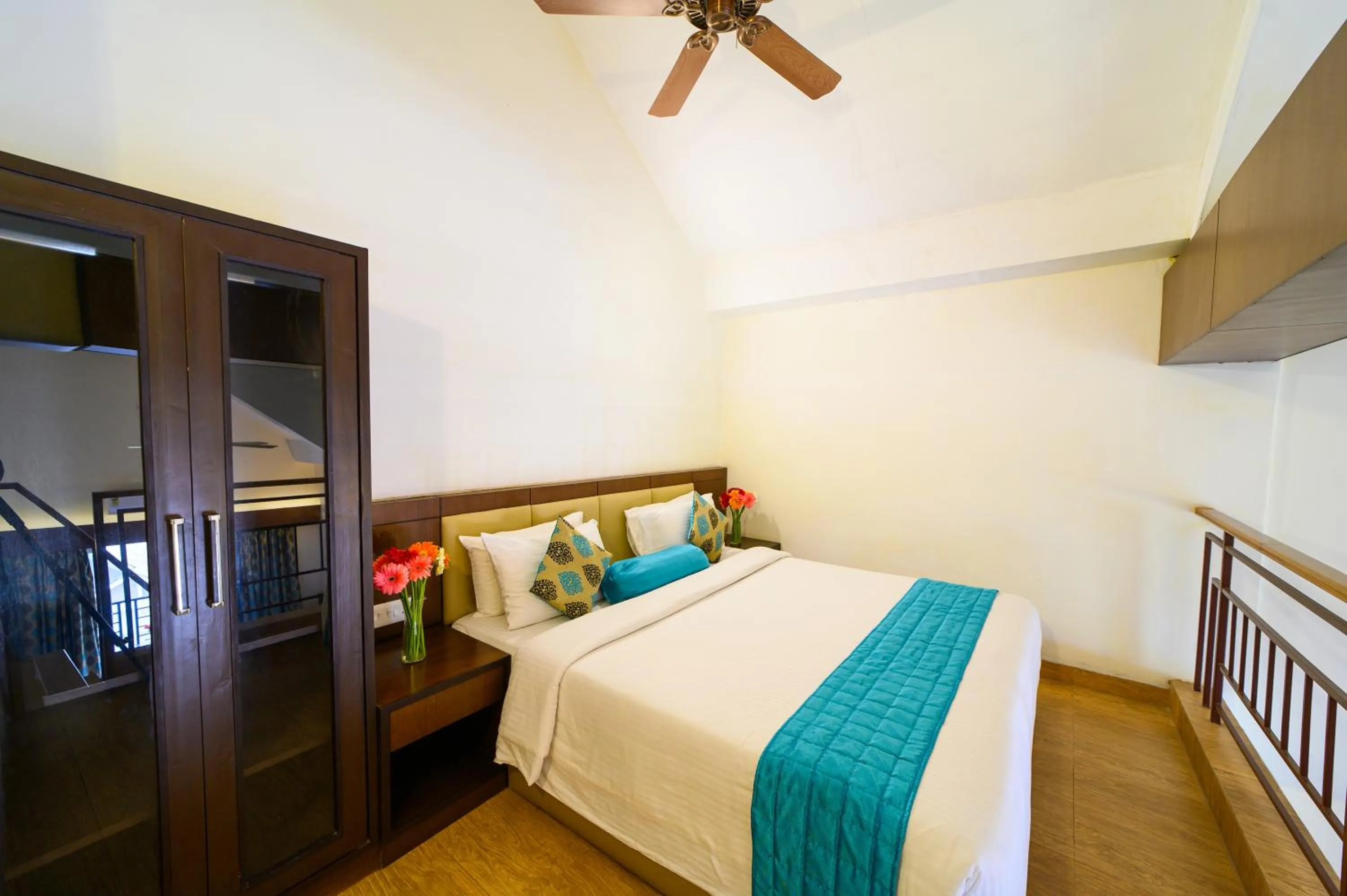 Bed in Sinclairs Retreat Kalimpong