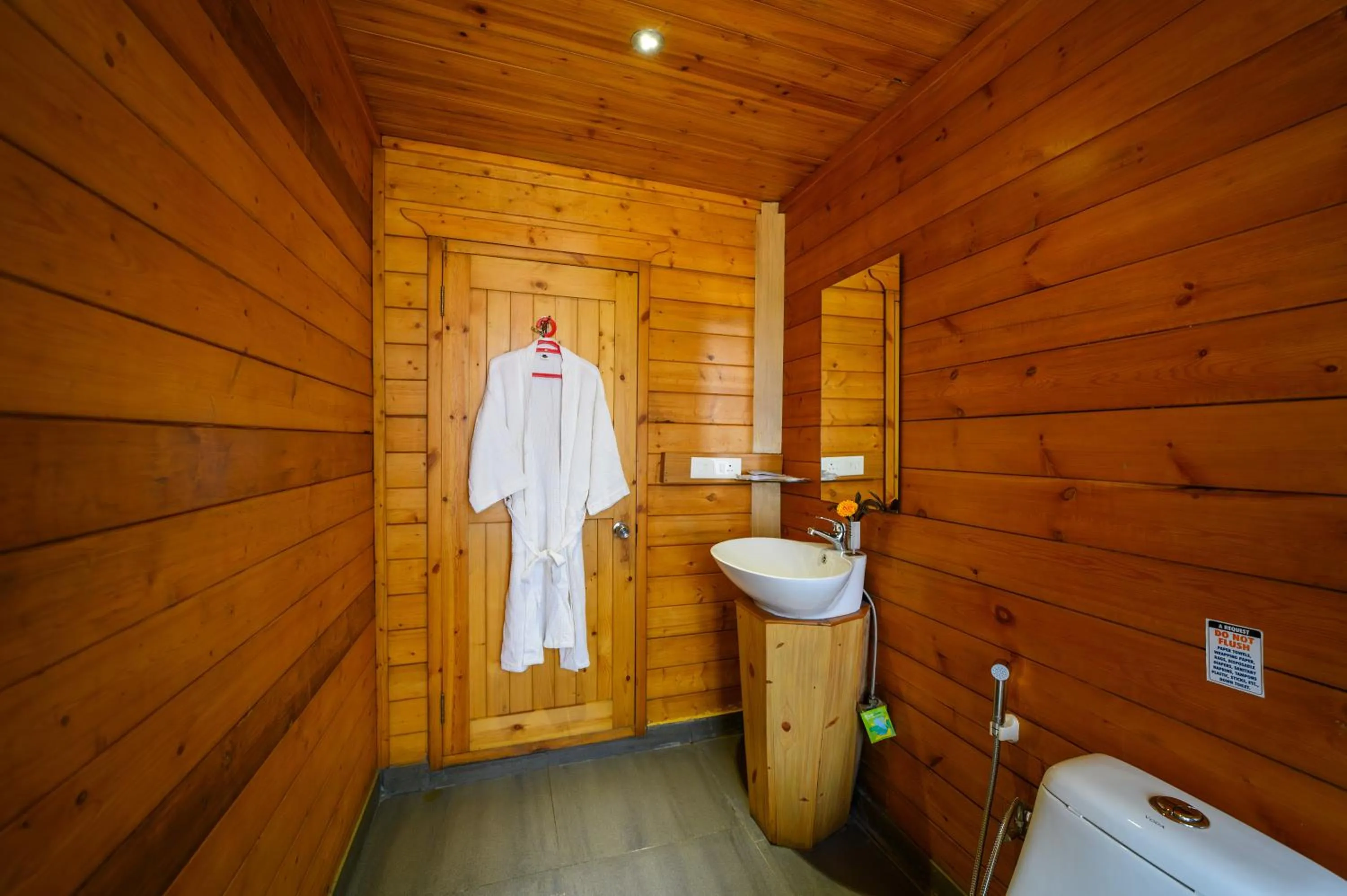 Toilet in Sinclairs Retreat Kalimpong