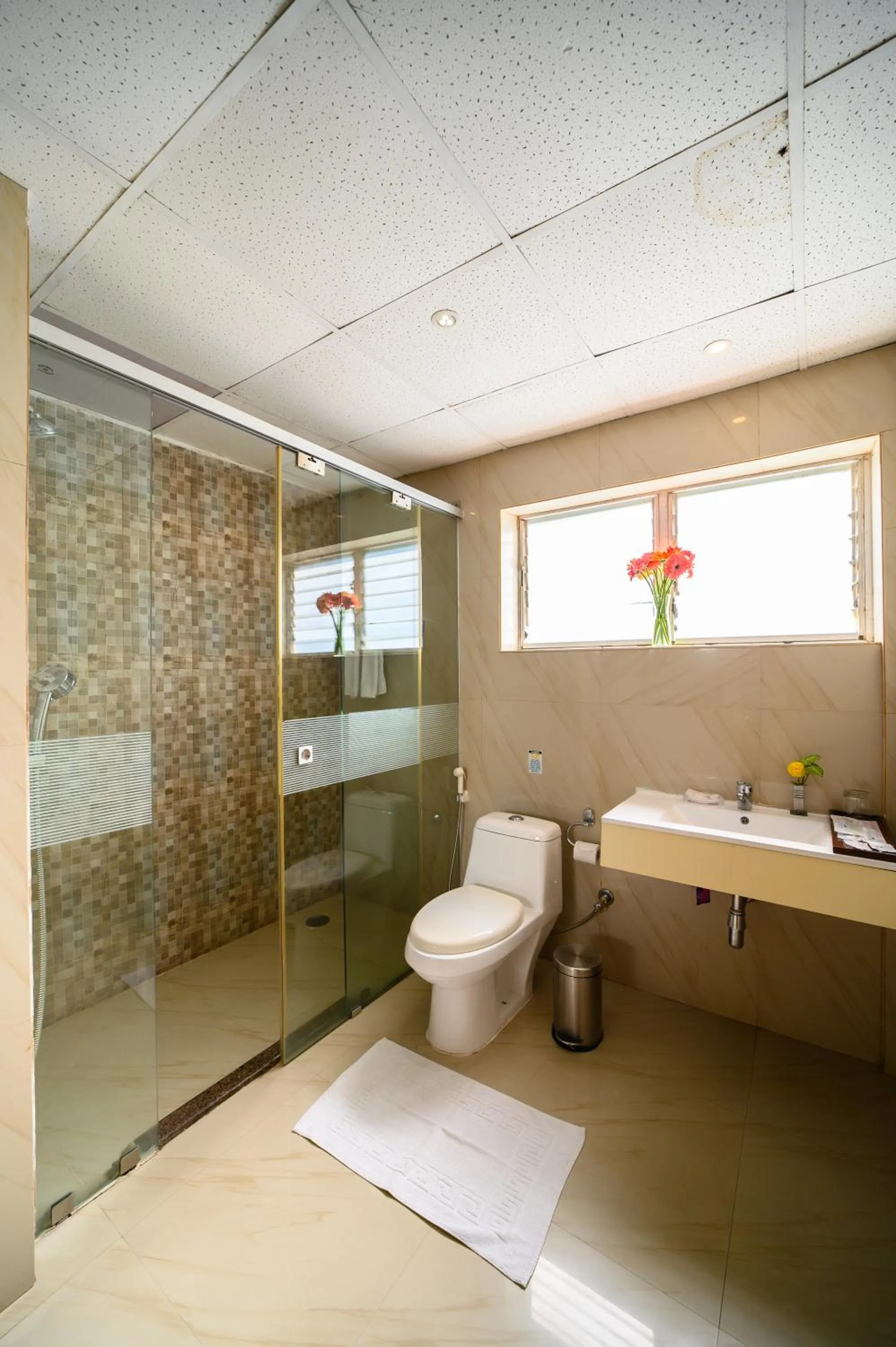 Bathroom in Sinclairs Retreat Kalimpong
