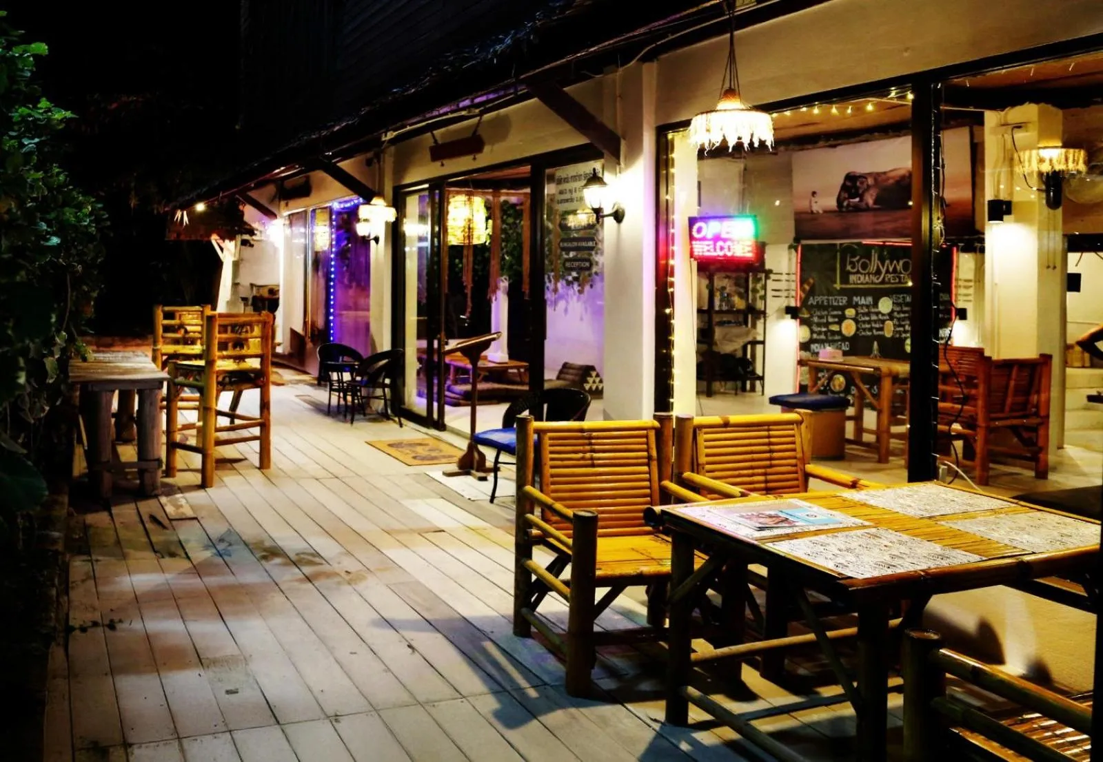 Restaurant/places to eat in Haad Chao Phao Resort