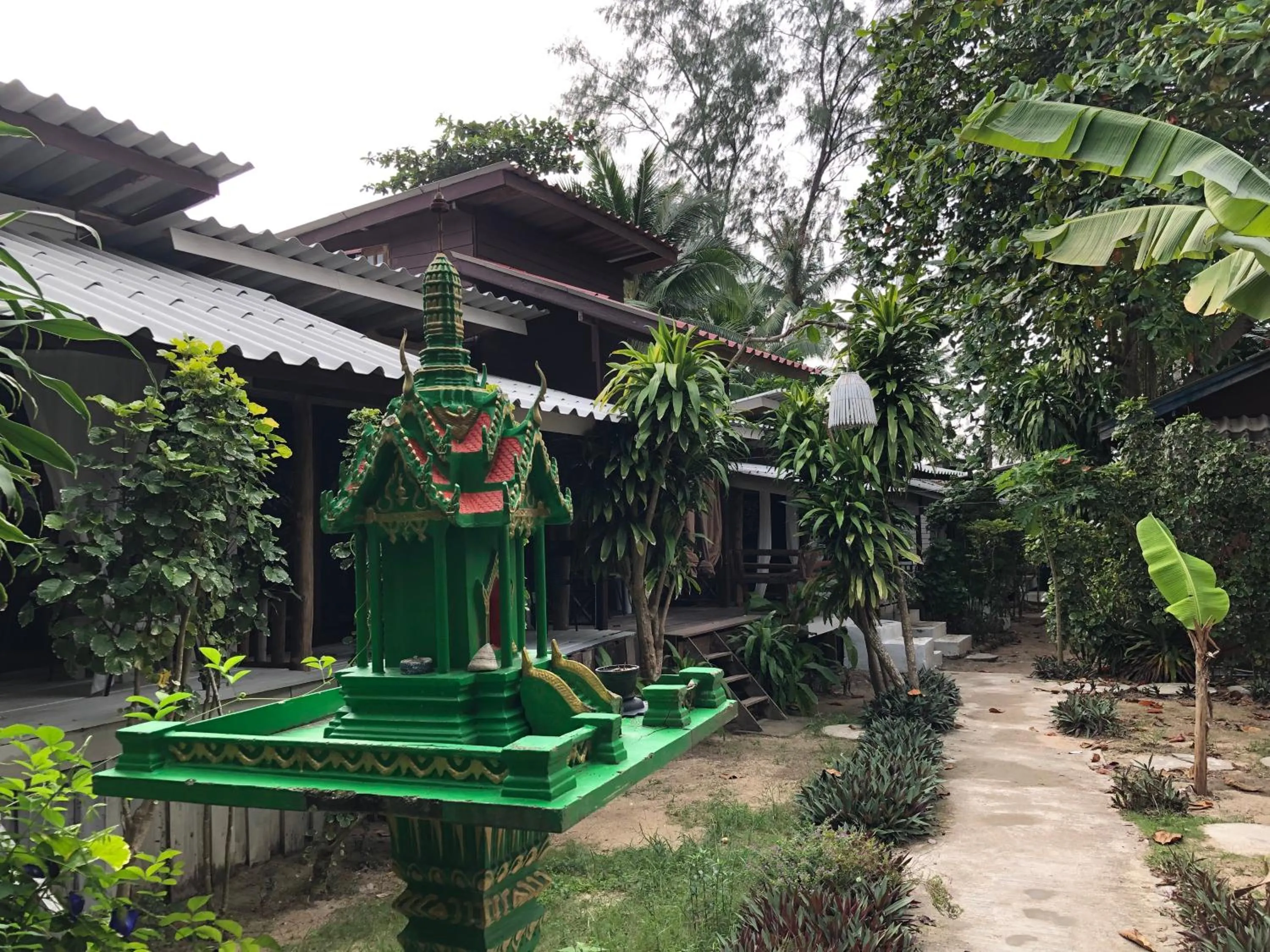 Haad Chao Phao Resort