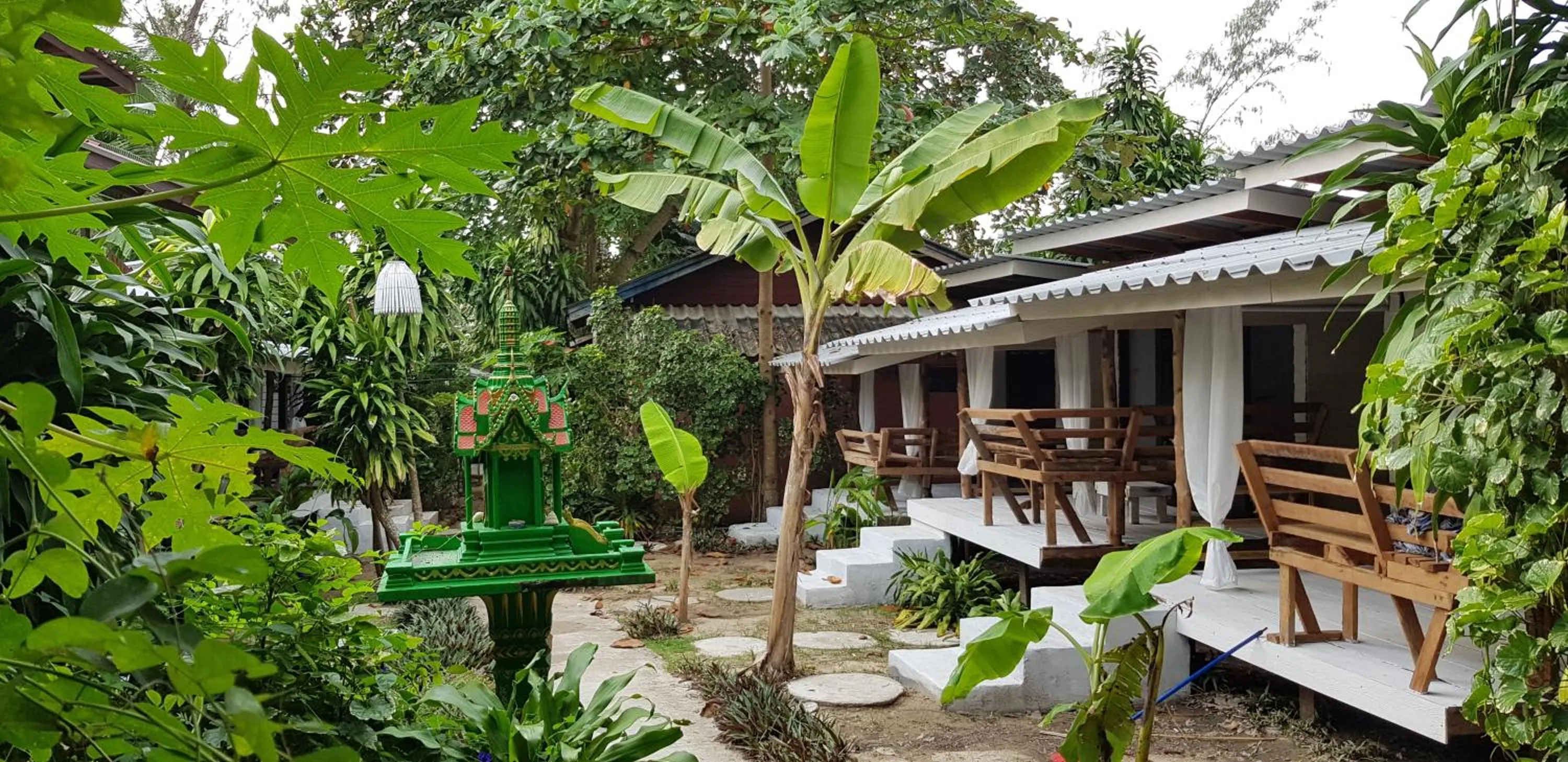 Haad Chao Phao Resort