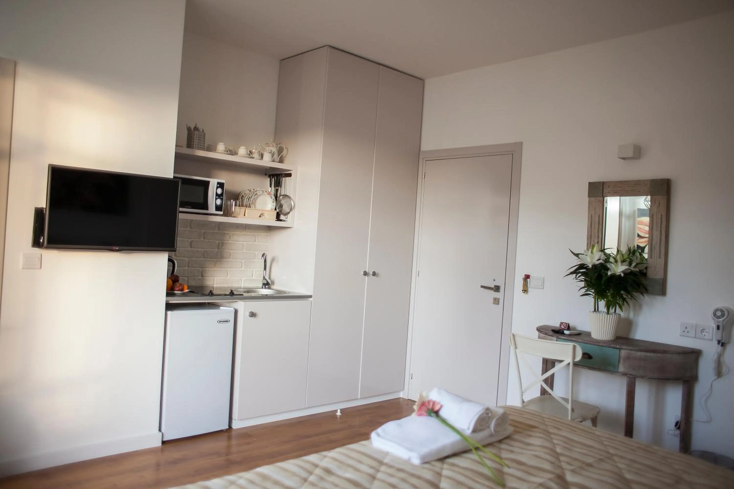 Kitchen or kitchenette, Bed in Operetta House