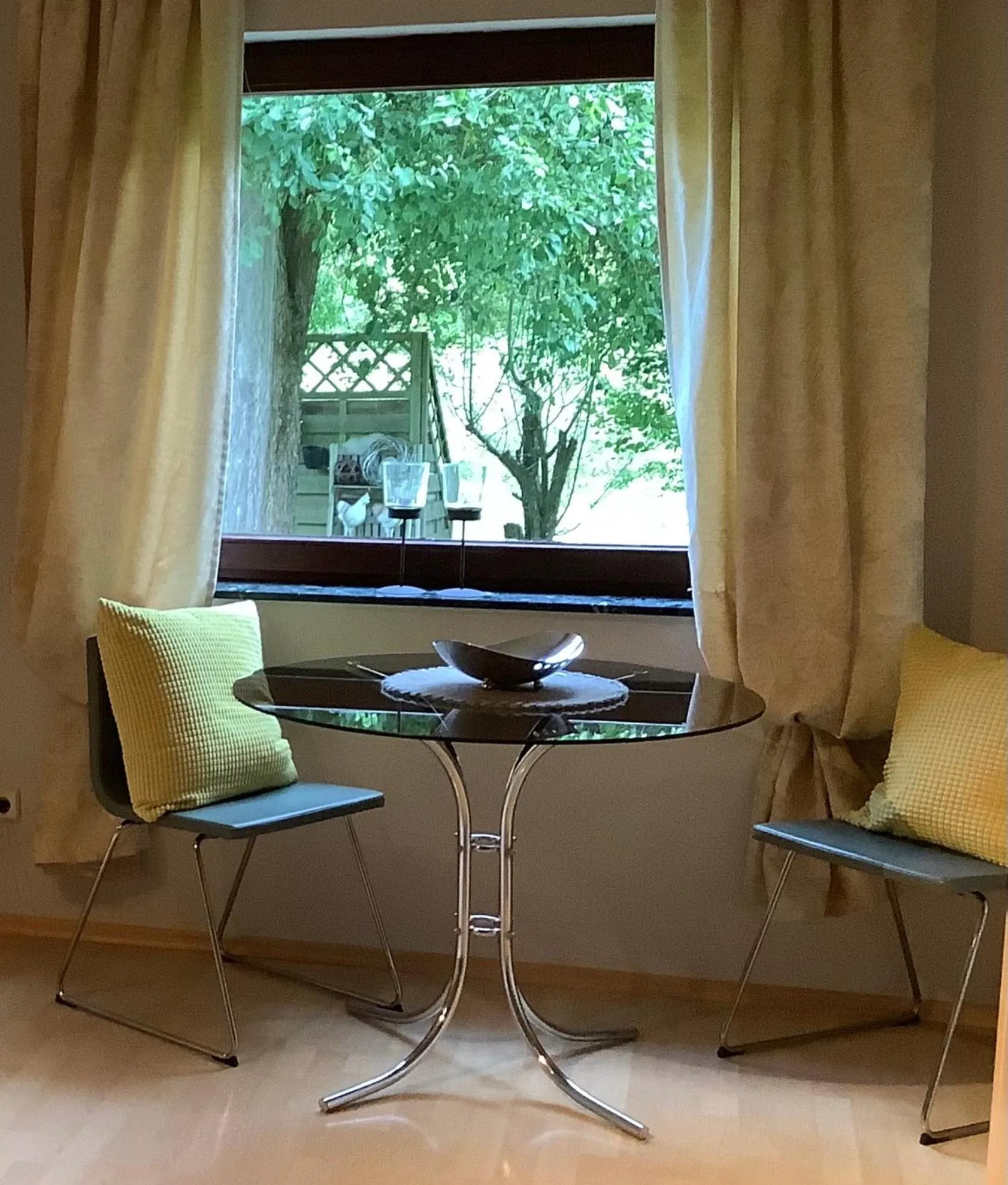 Land und Leute - Apartment mit Terrasse und Gartenblick