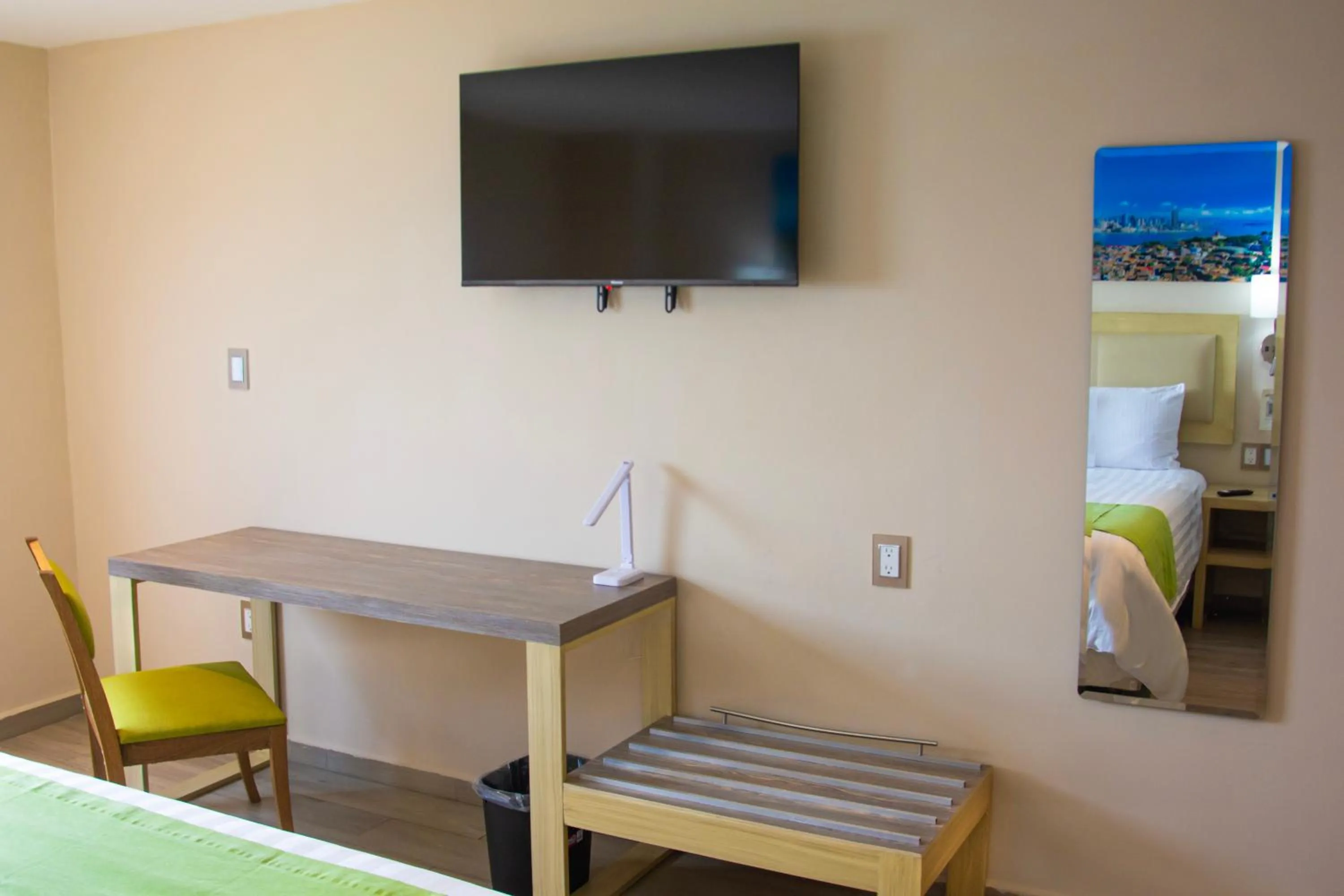 TV and multimedia, Bed in Paris FC Veracruz