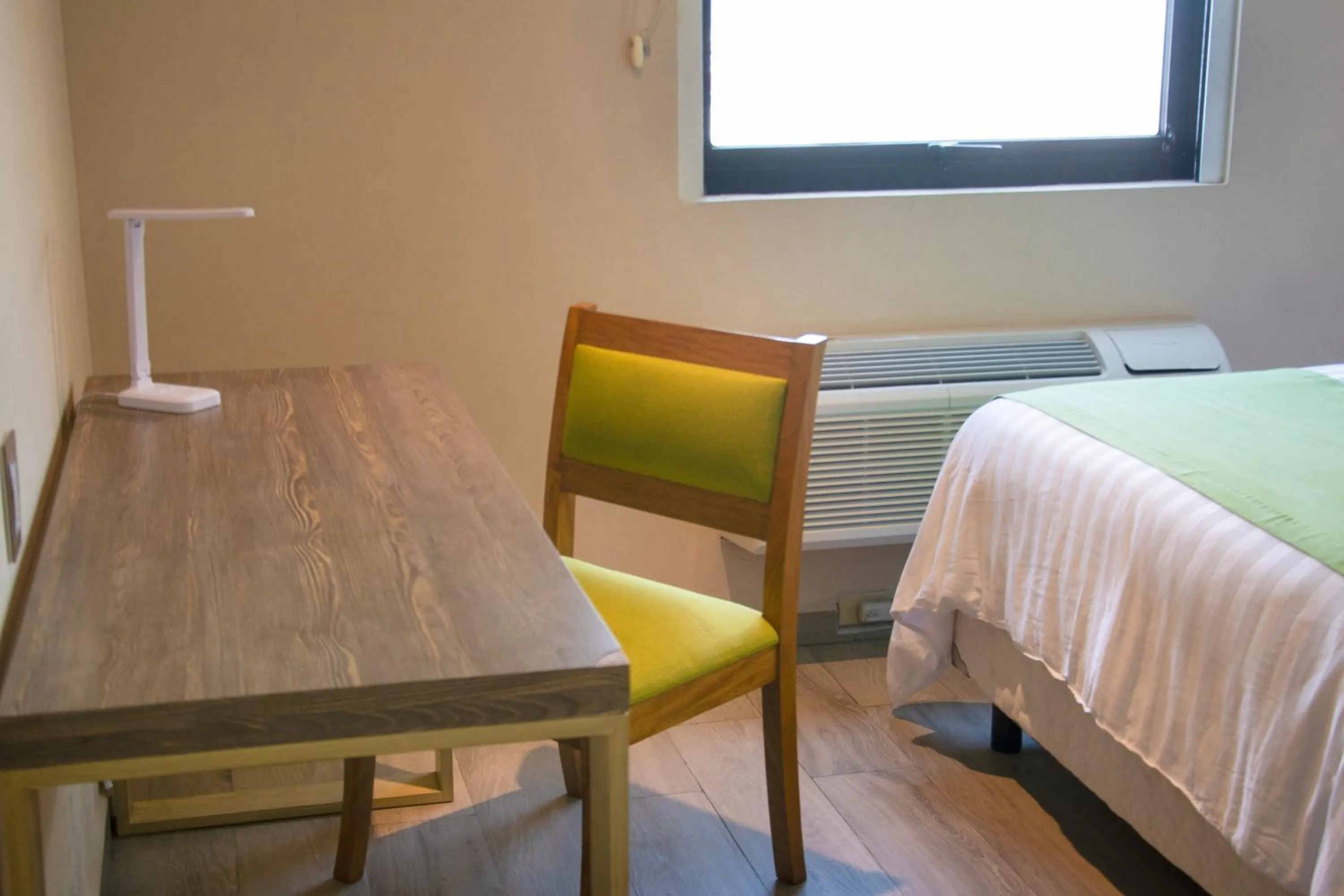 Photo of the whole room, Bed in Paris FC Veracruz