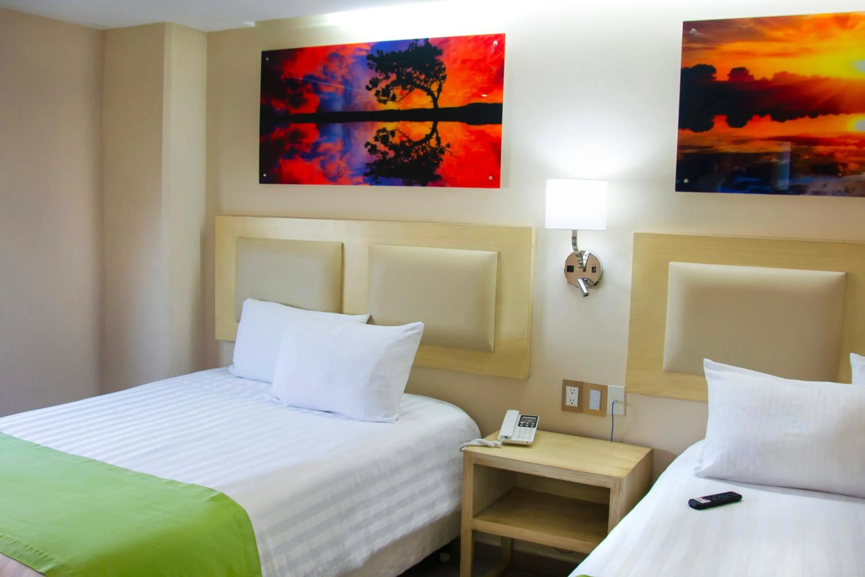 Photo of the whole room, Bed in Paris FC Veracruz