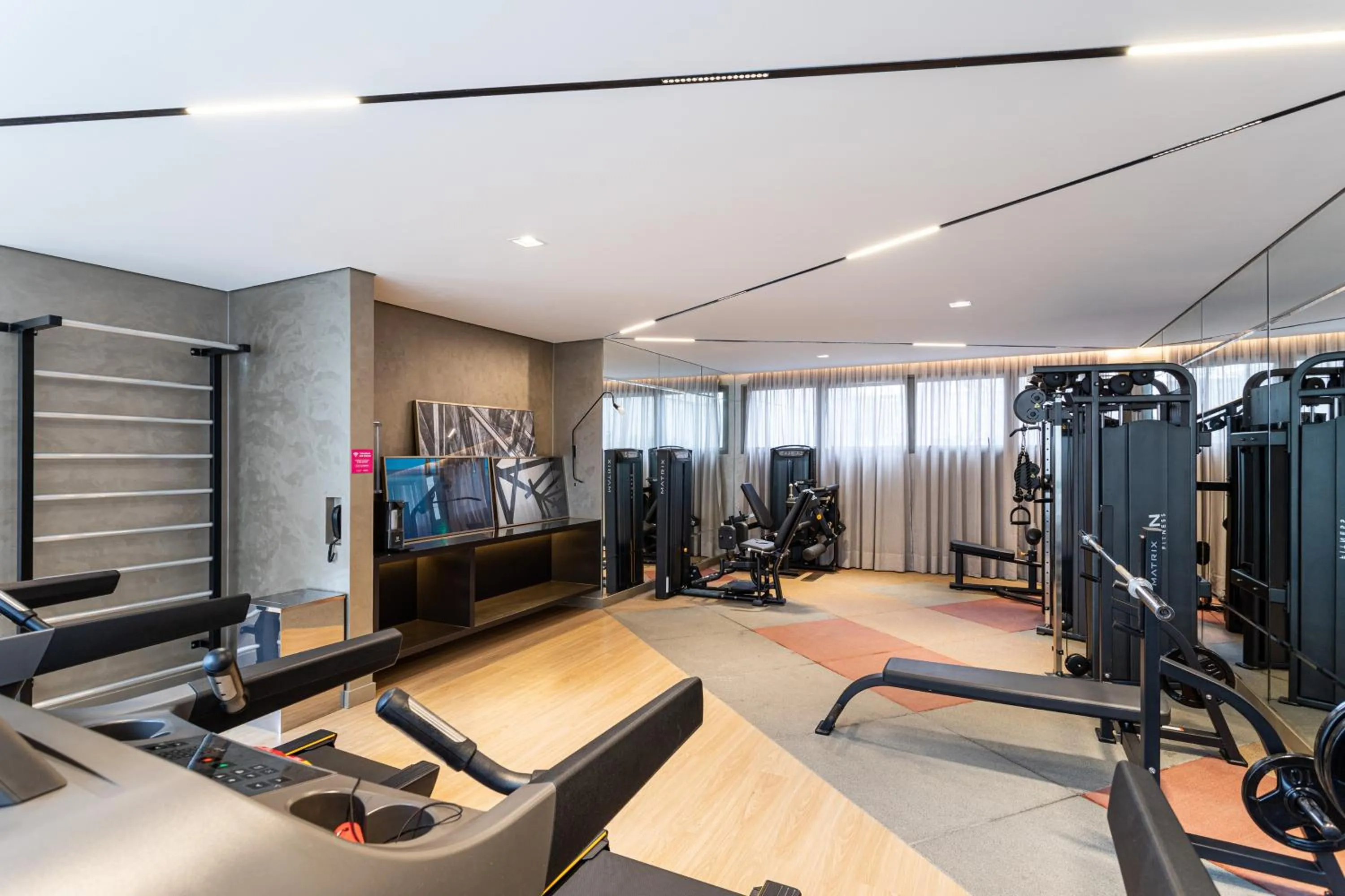 Fitness centre/facilities in For You Paraiso by Viva - Prédio com piscina e academia próximo ao metrô