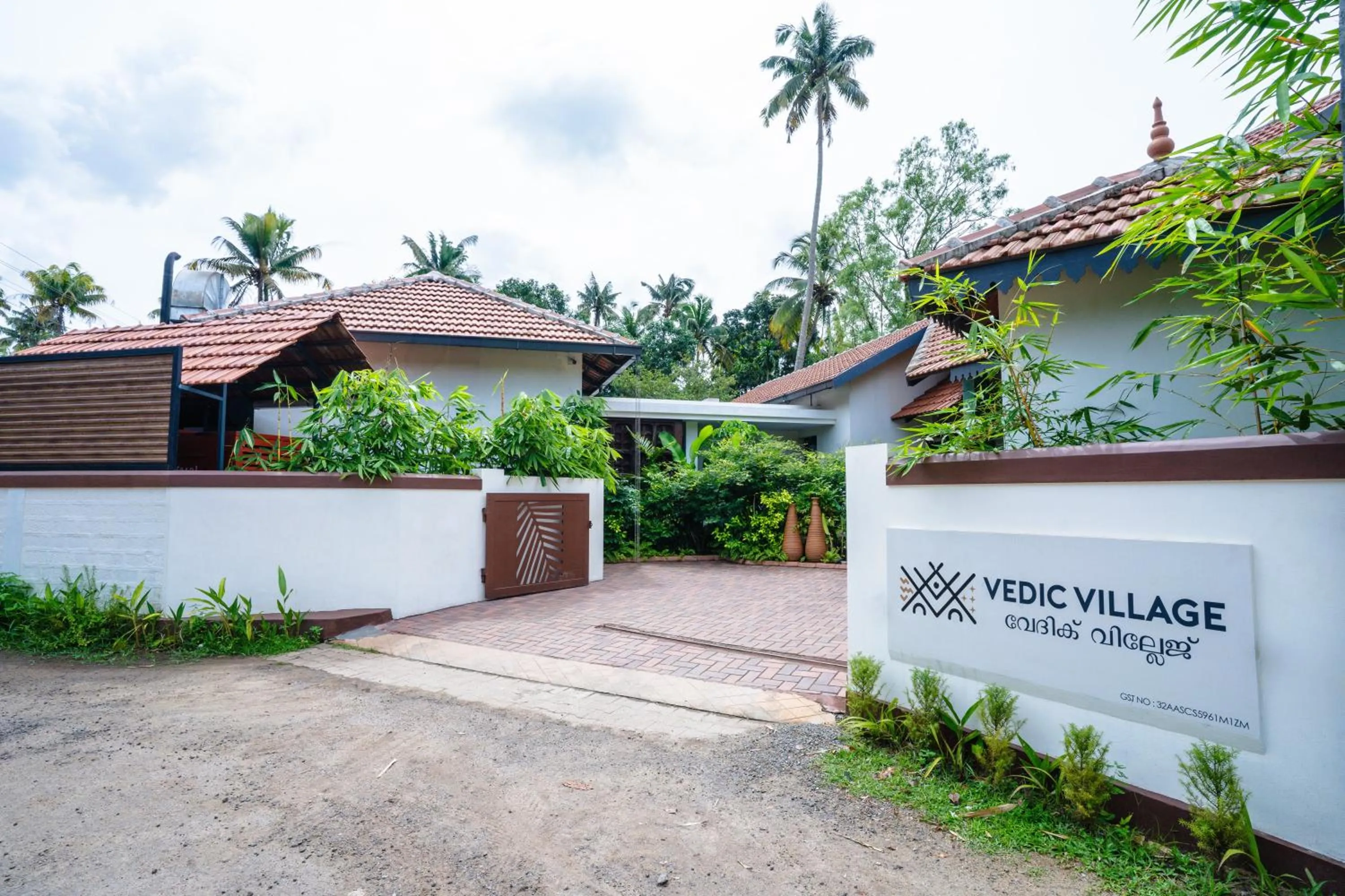Facade/entrance in Vedic Village Retreat Kodungallur