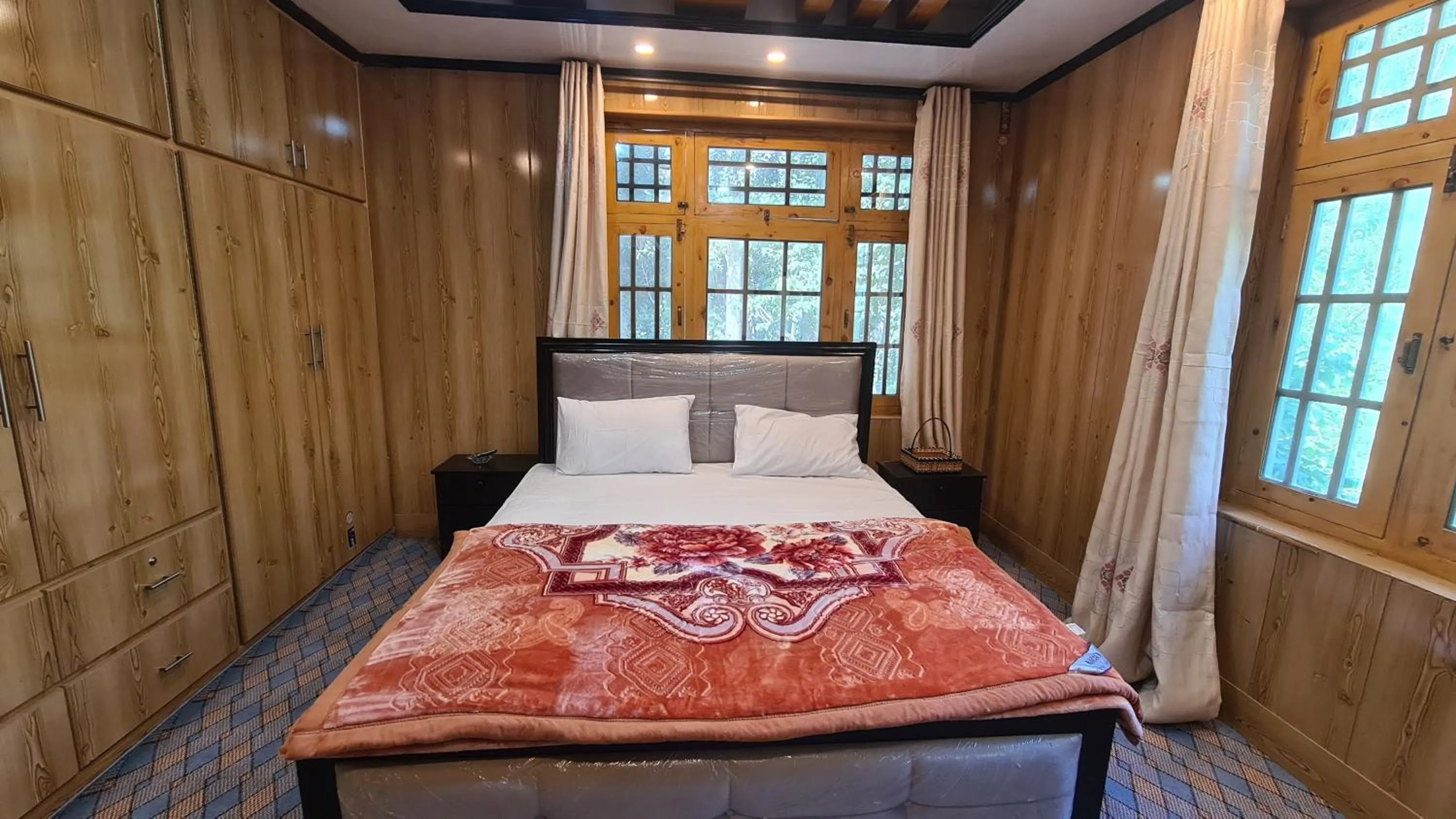 Bed in Rus Olive Lodge Skardu