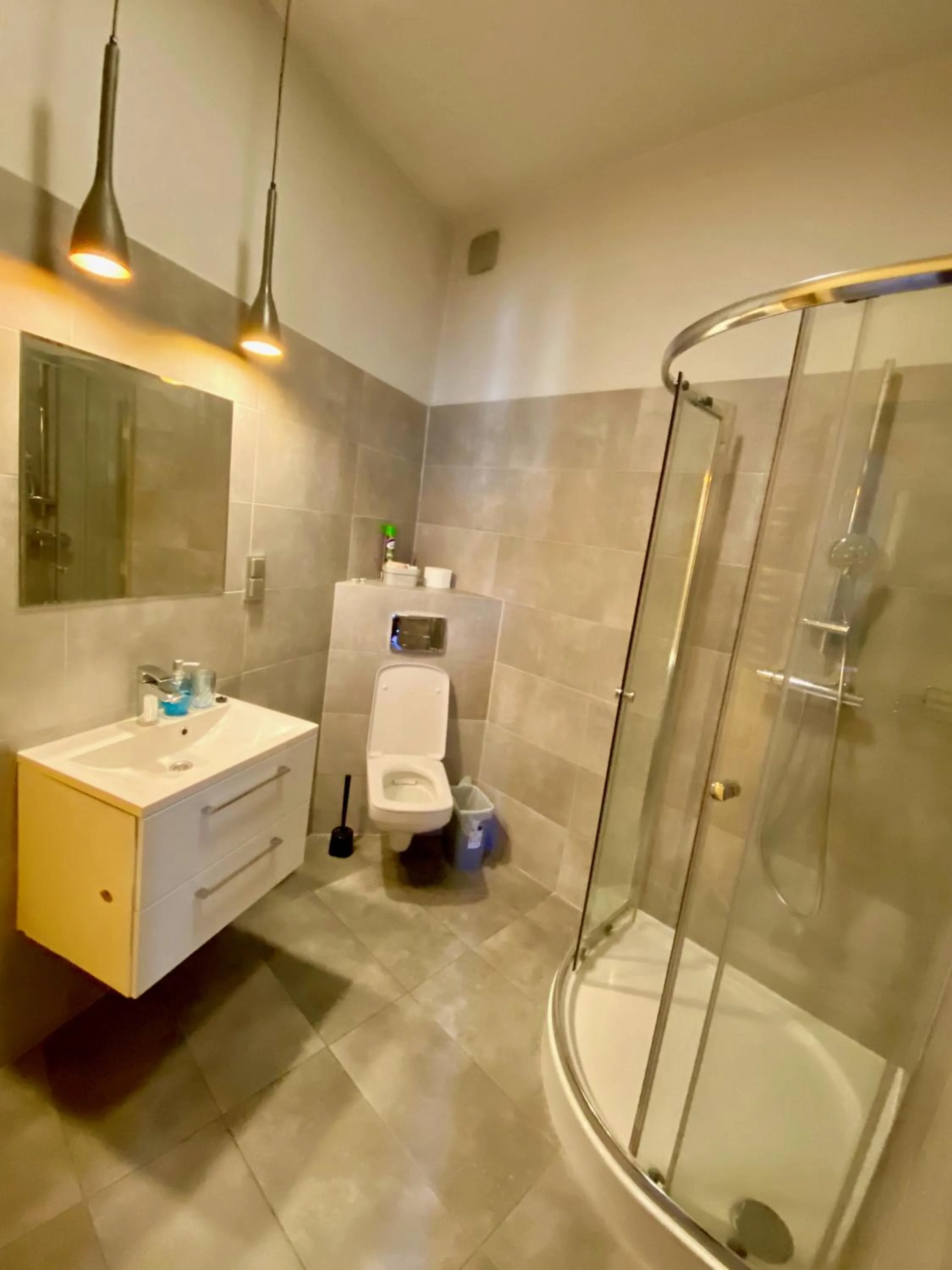 Shower in Art Inn Space