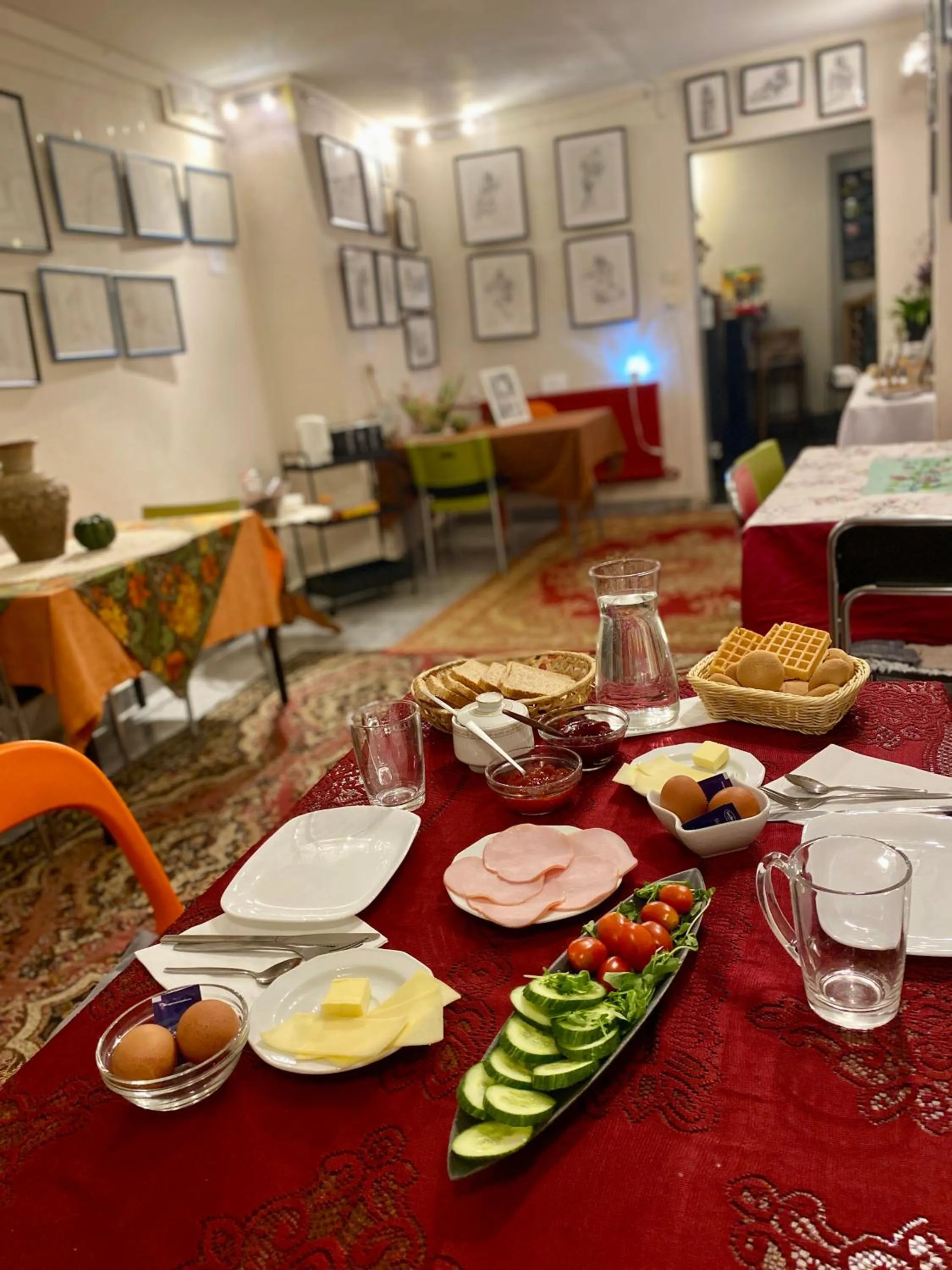 Breakfast in Art Inn Space