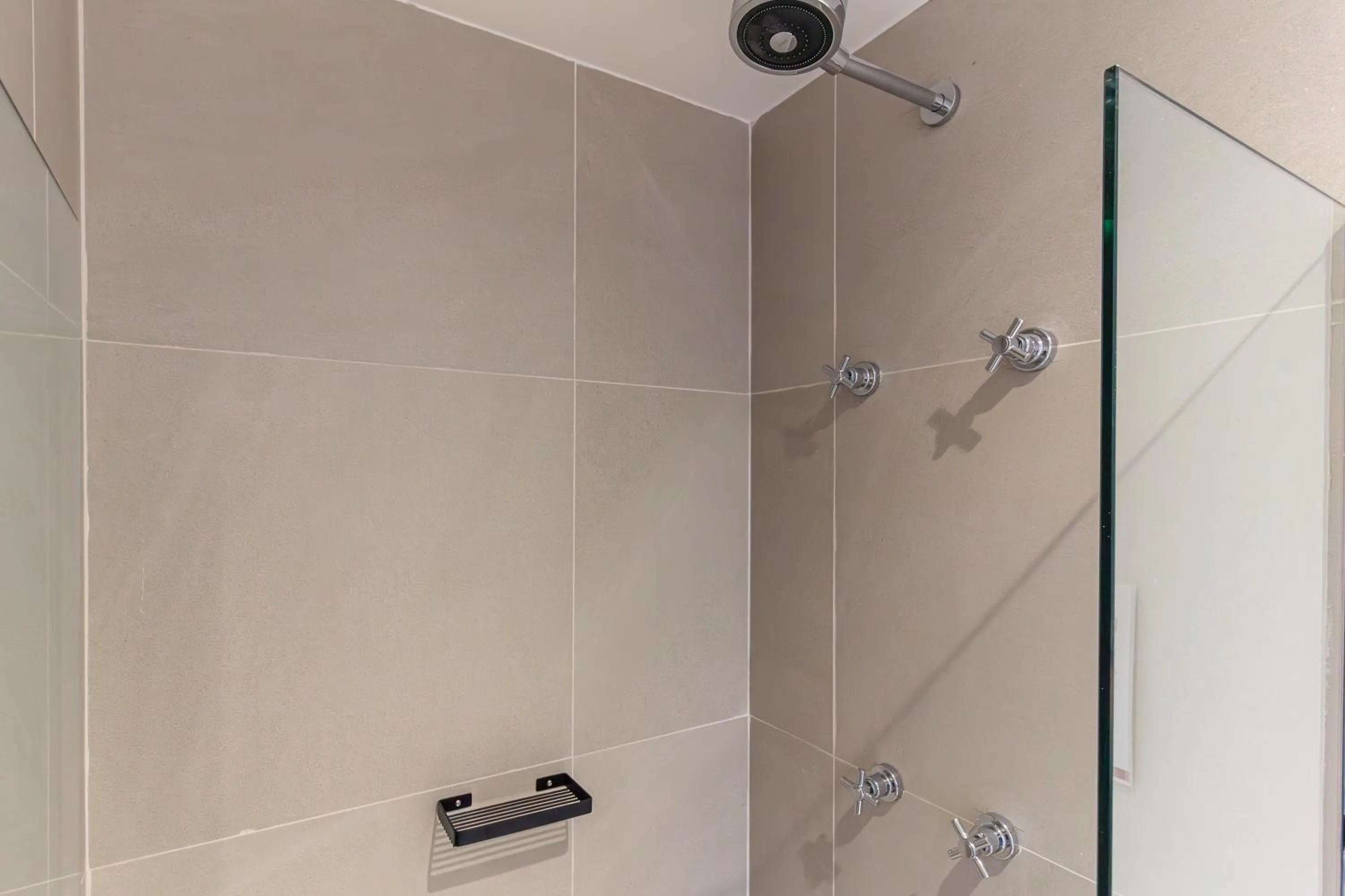 Shower in 360 Paraíso