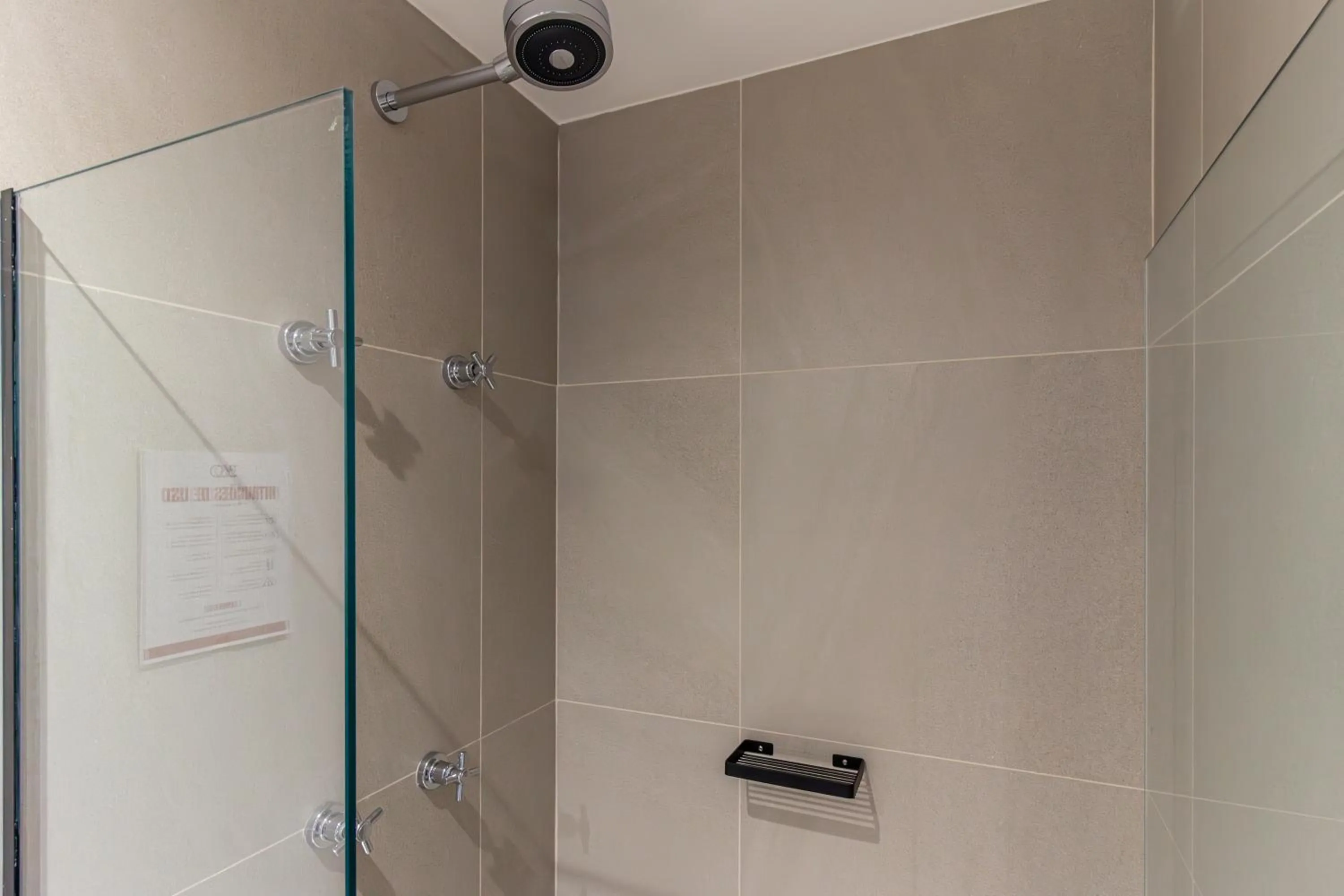 Shower in 360 Paraíso