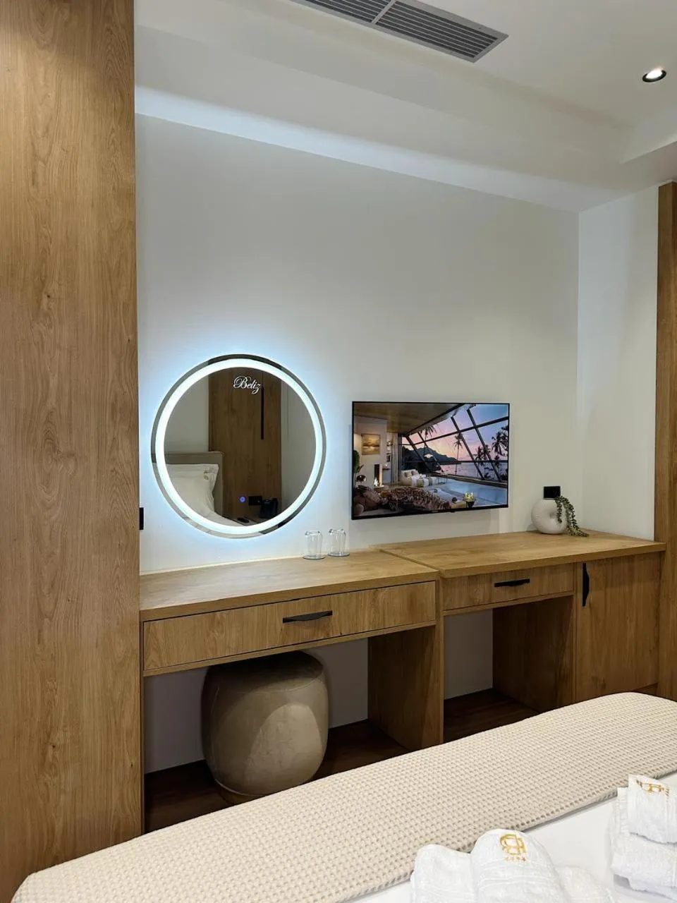 TV and multimedia in Beliz Boutique Hotel