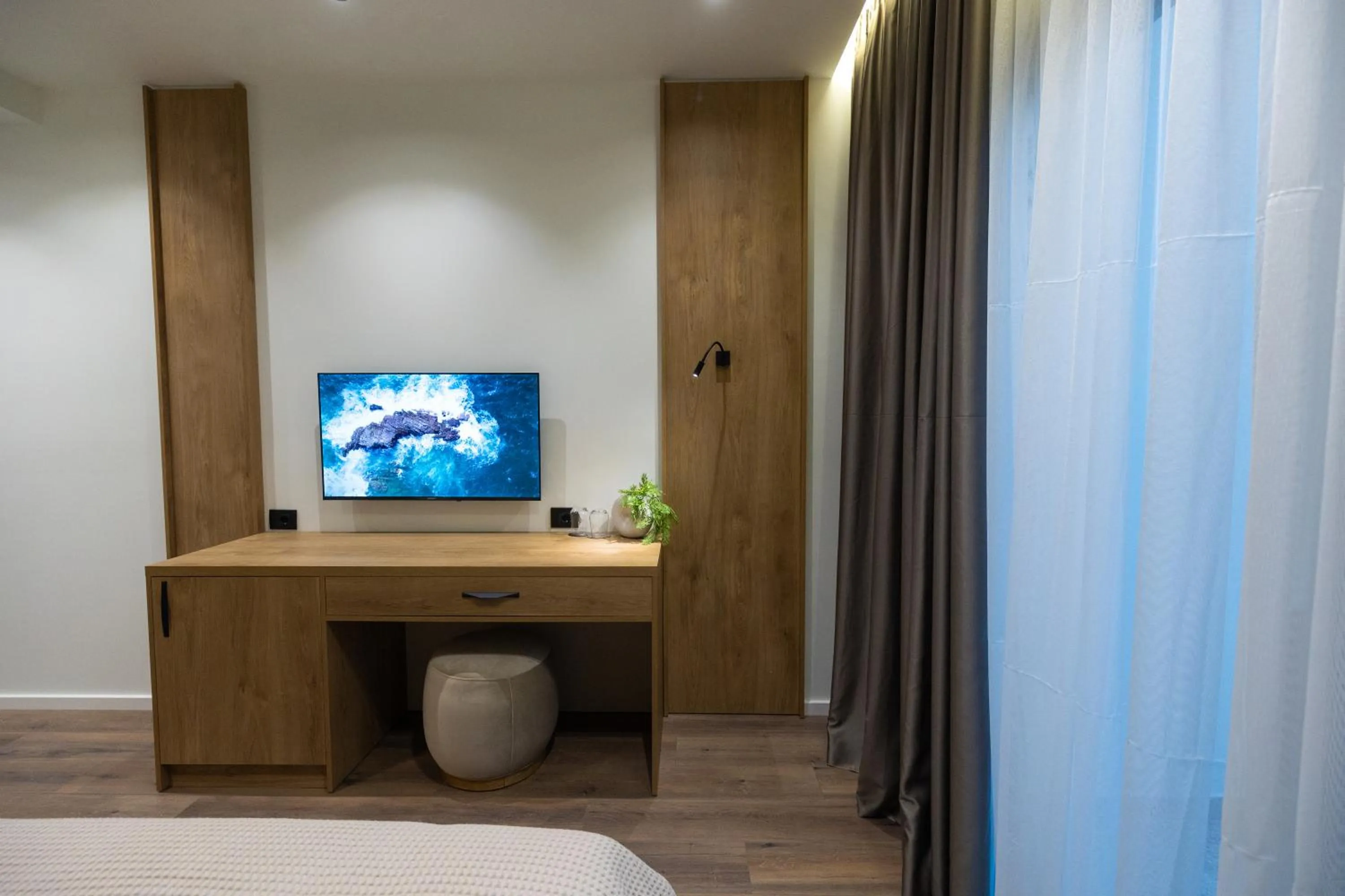 TV and multimedia in Beliz Boutique Hotel