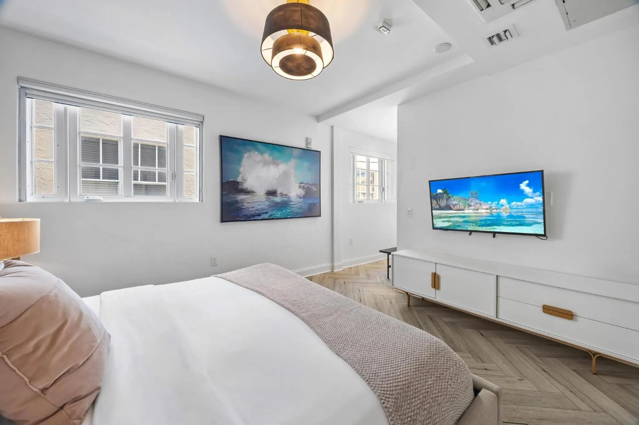 Bed in Luxuri Suites