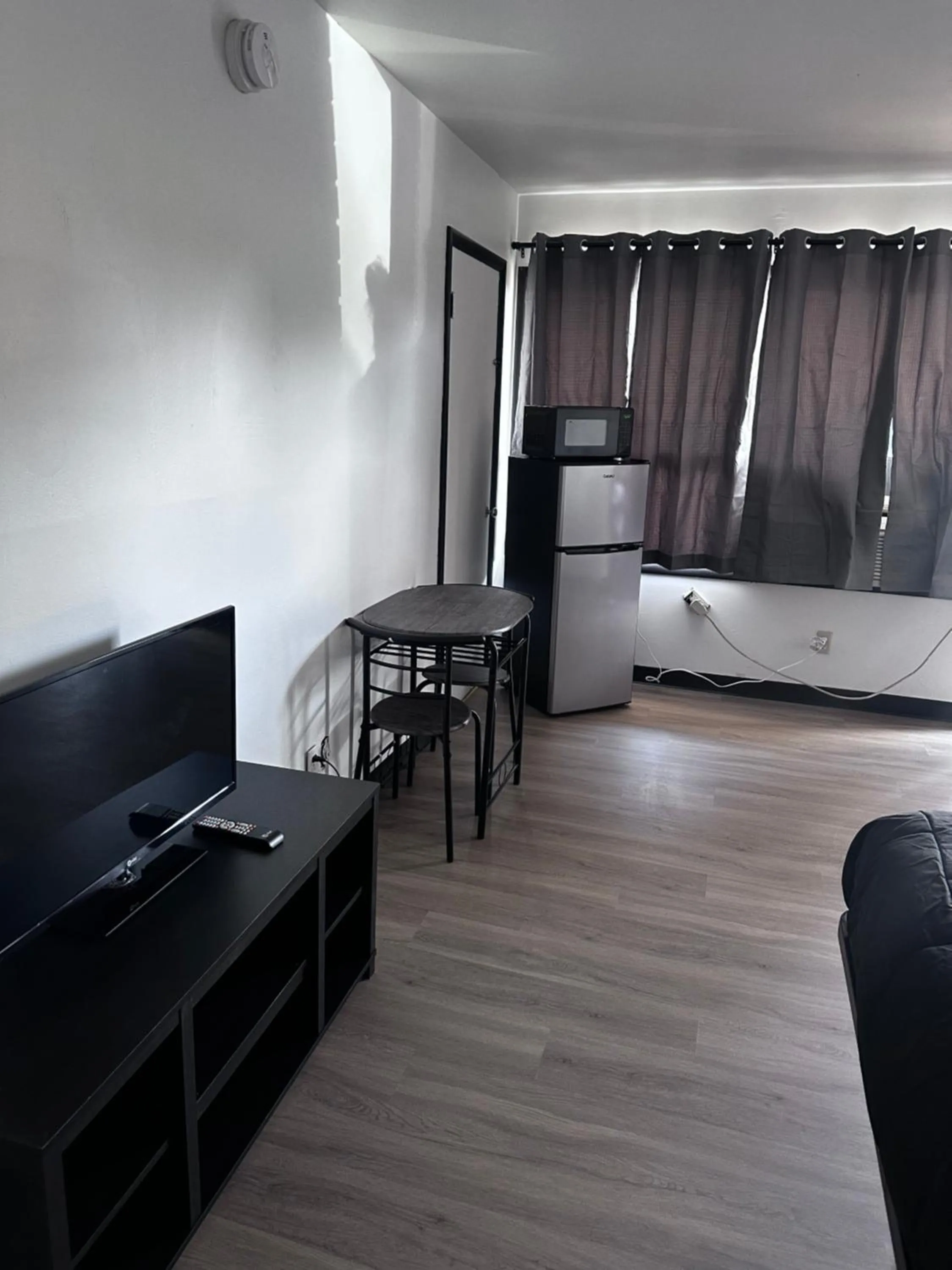 Glenstone place extended stay motel