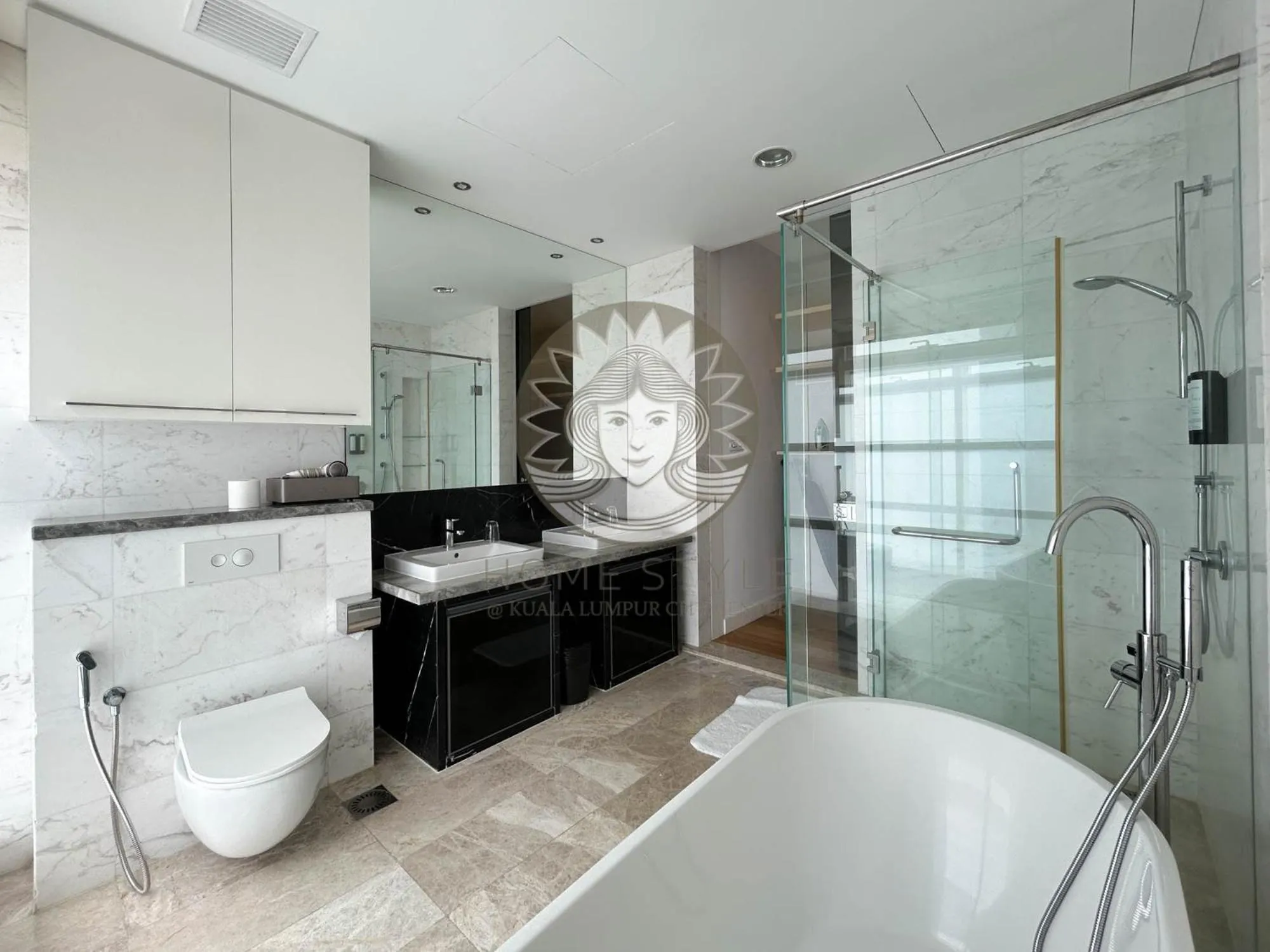 Shower in HOME STYLE at Platinum Suites KLCC Twin Towers