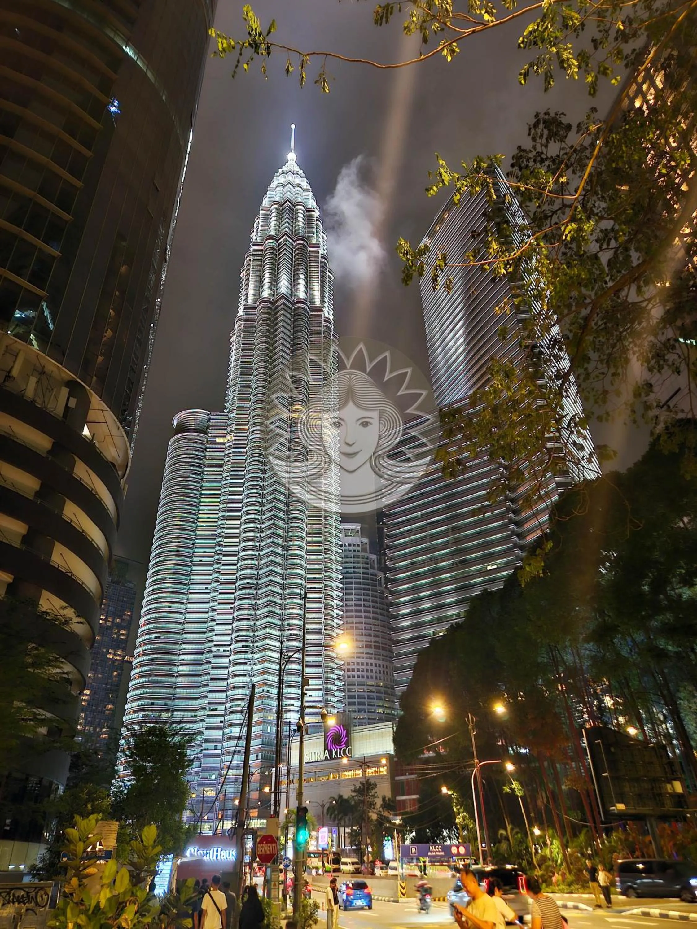 Nearby landmark in HOME STYLE at Platinum Suites 2 KLCC Twin Towers