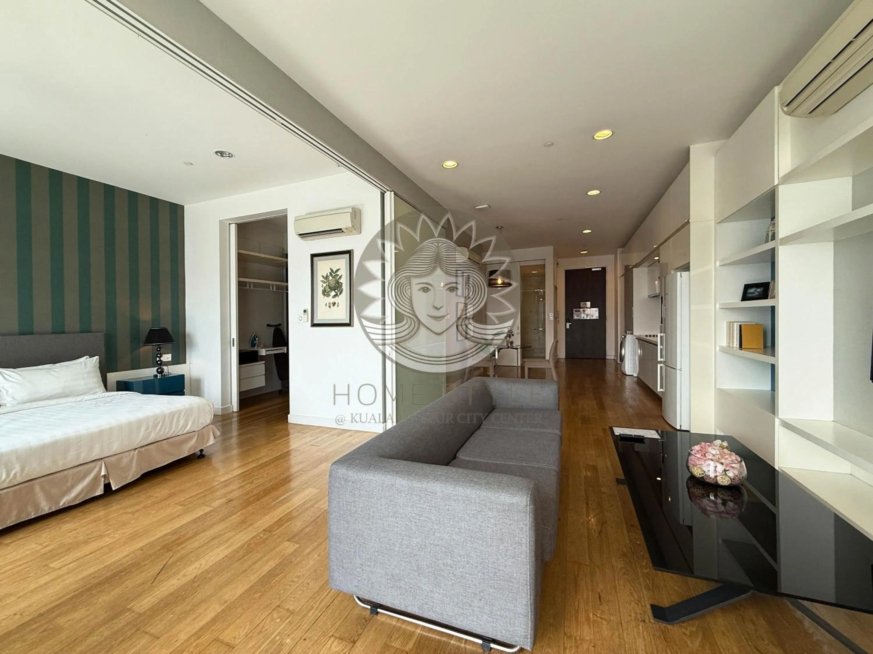 TV and multimedia, Bed in HOME STYLE at Platinum Suites KLCC Twin Towers