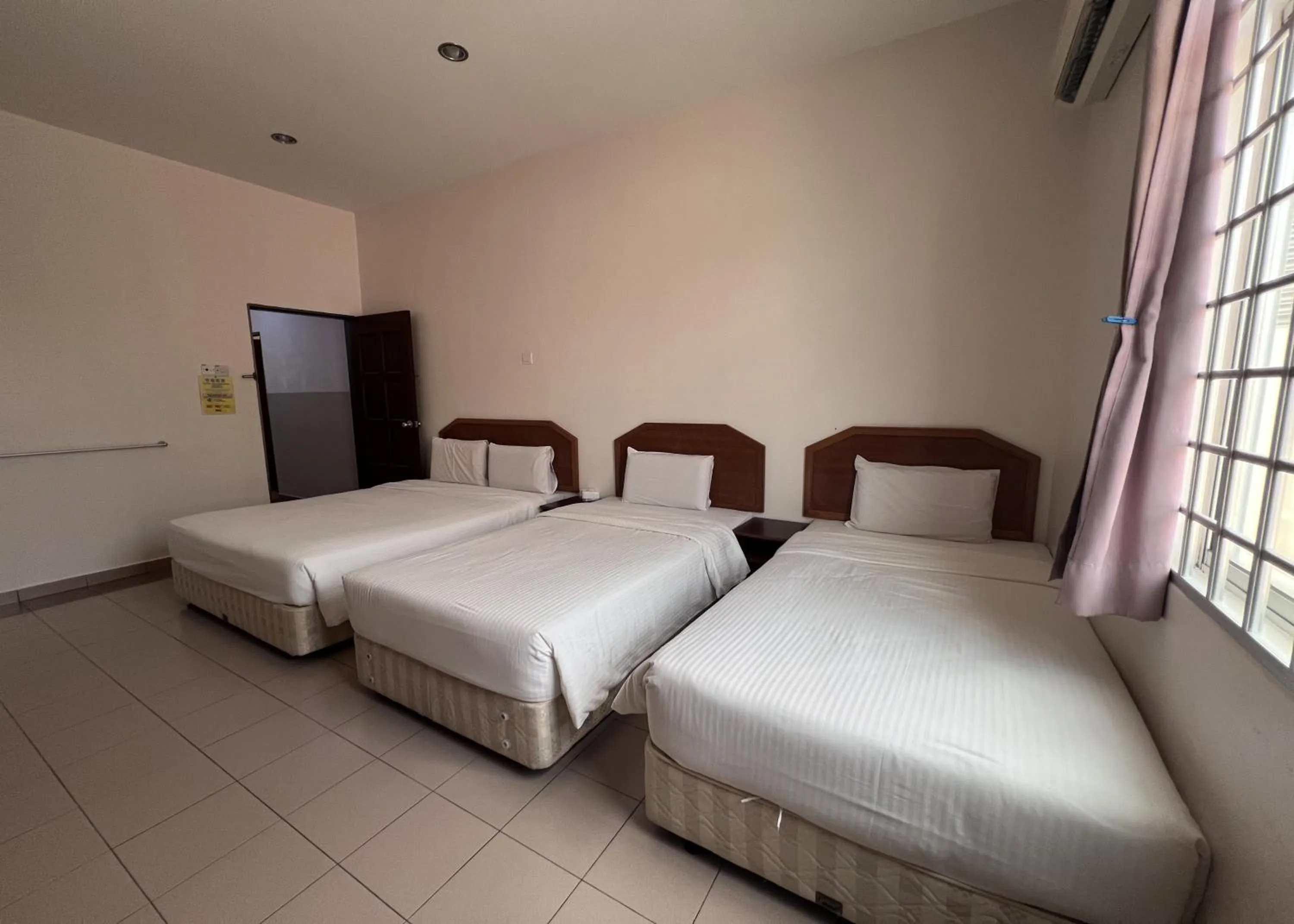 Bed in SL Villa Guesthouse, Kuantan