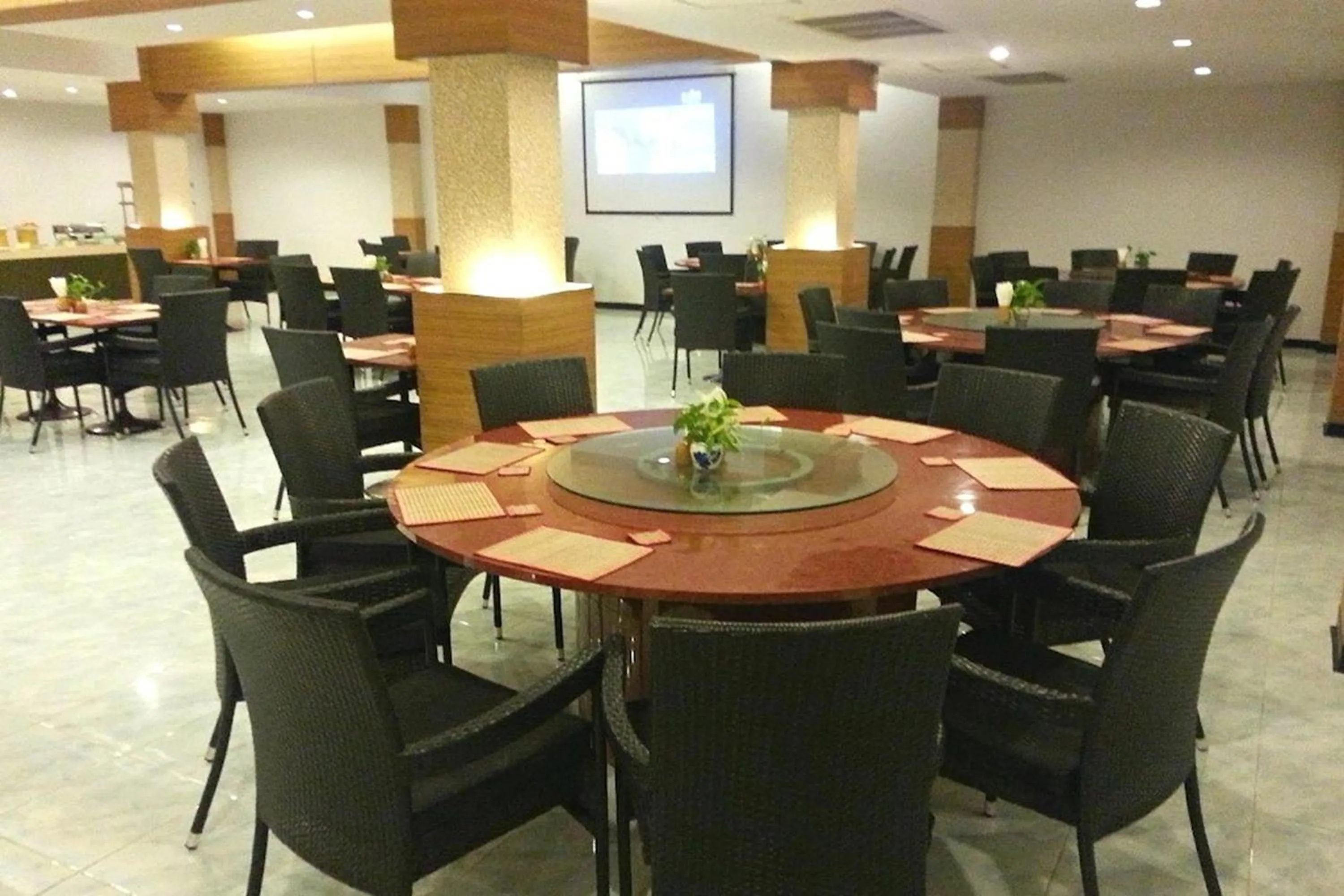 Restaurant/places to eat in Suncity Hotel Pattaya