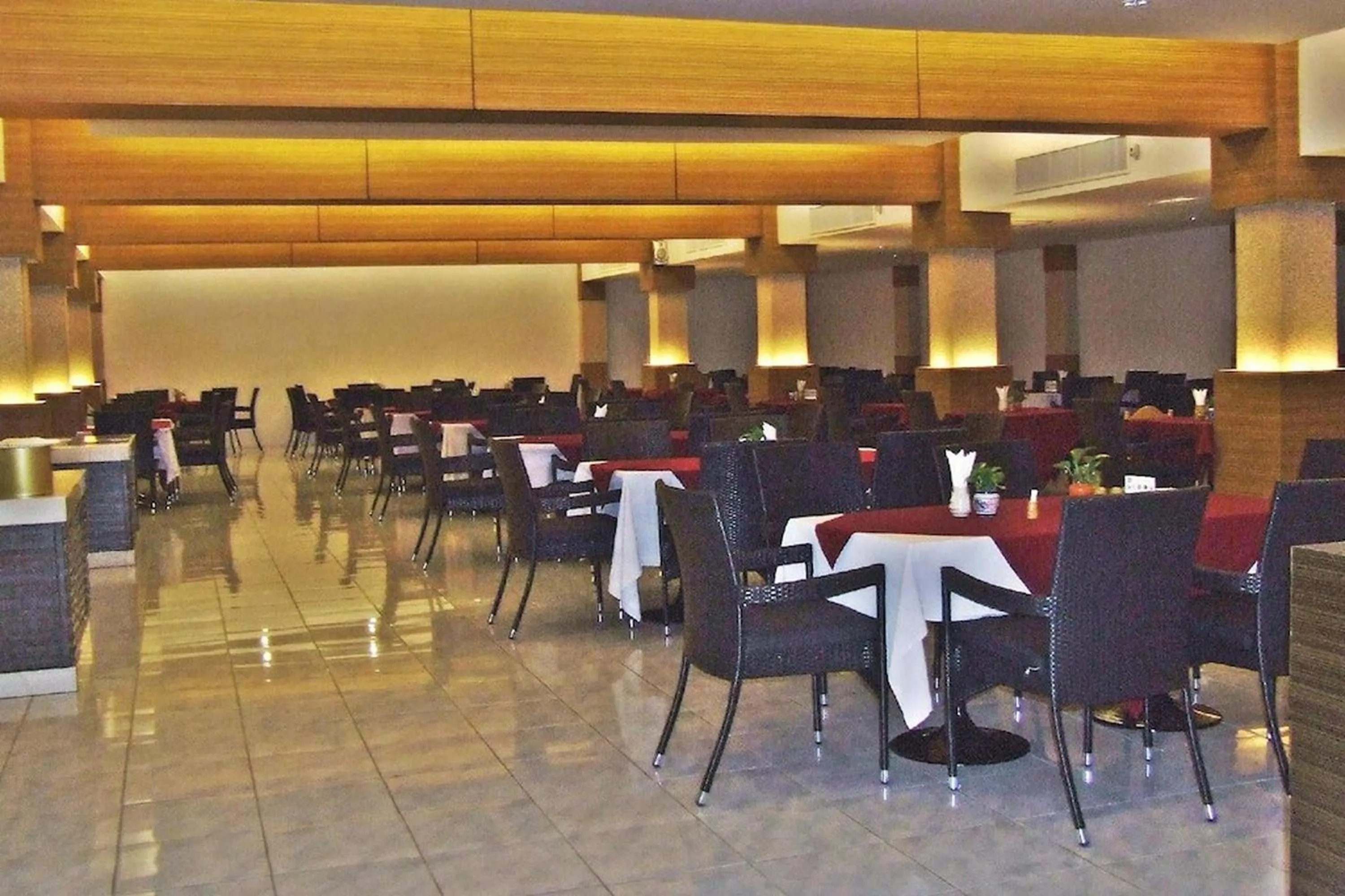 Restaurant/places to eat in Suncity Hotel Pattaya