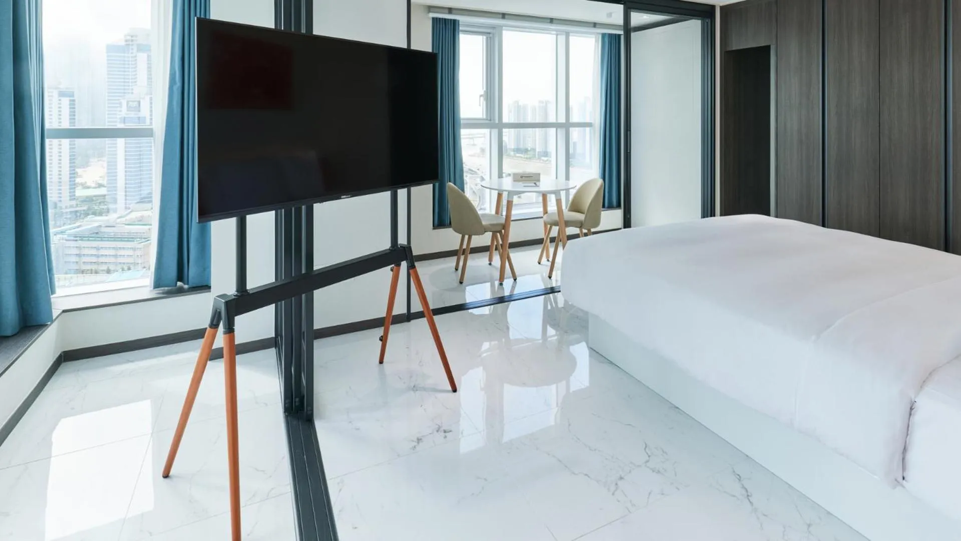 Bed in Travelodge Suites Busan Centum