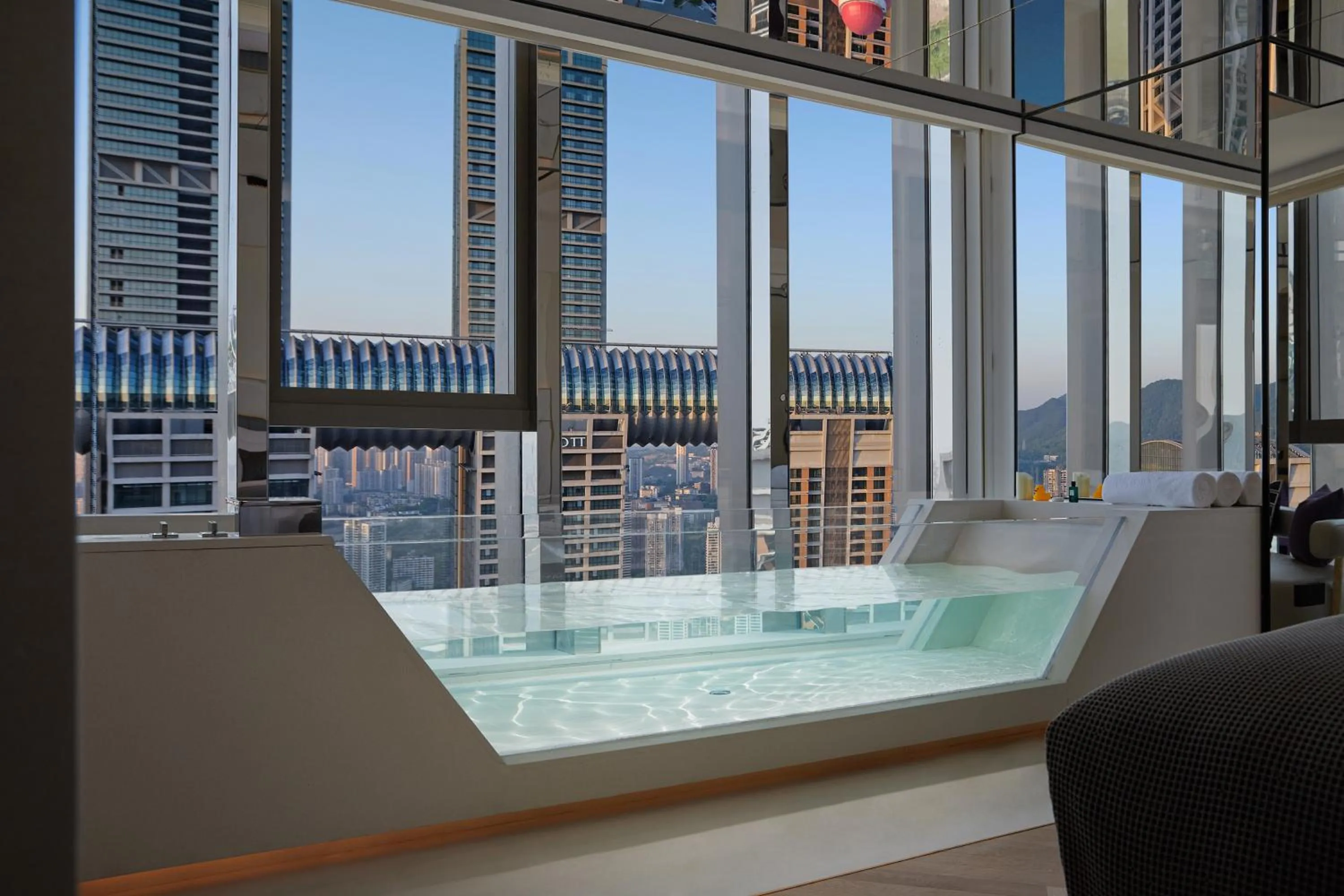 Bath in ISEYA Panoramic Hotel Chongqing Jiefangbei Raffles Plaza