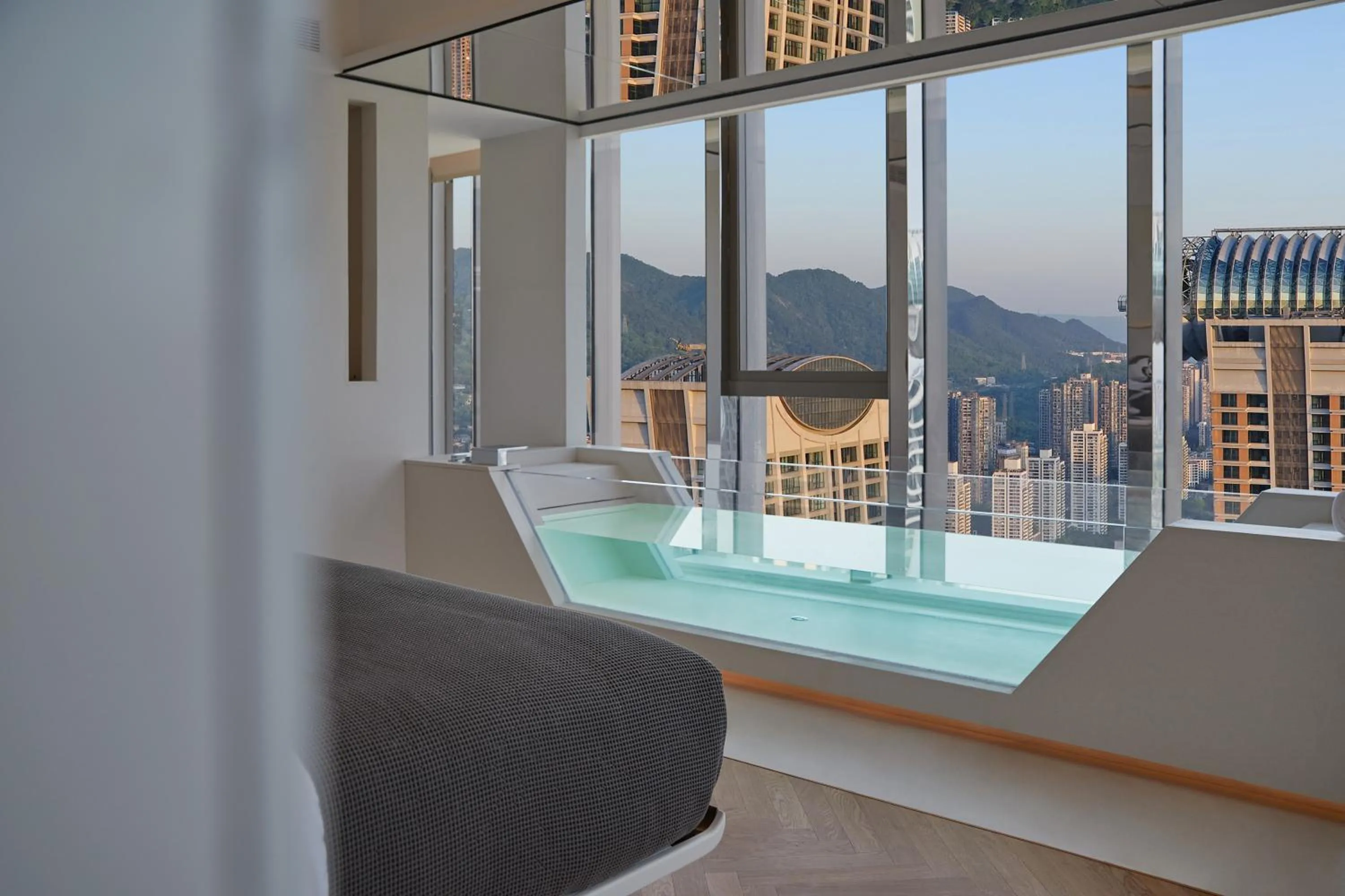 Bath in ISEYA Panoramic Hotel Chongqing Jiefangbei Raffles Plaza