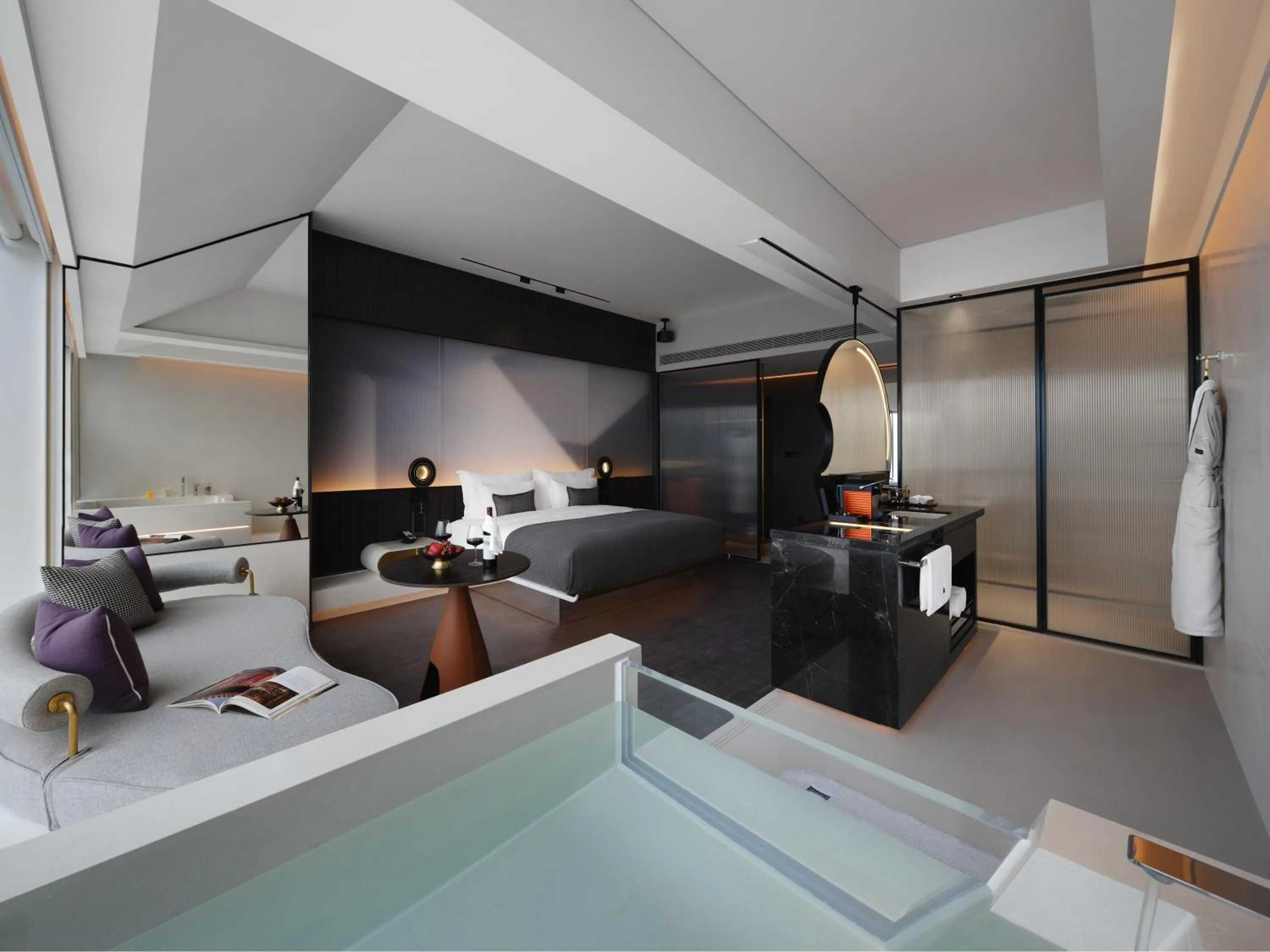 Bed in ISEYA Panoramic Hotel Chongqing Jiefangbei Raffles Plaza