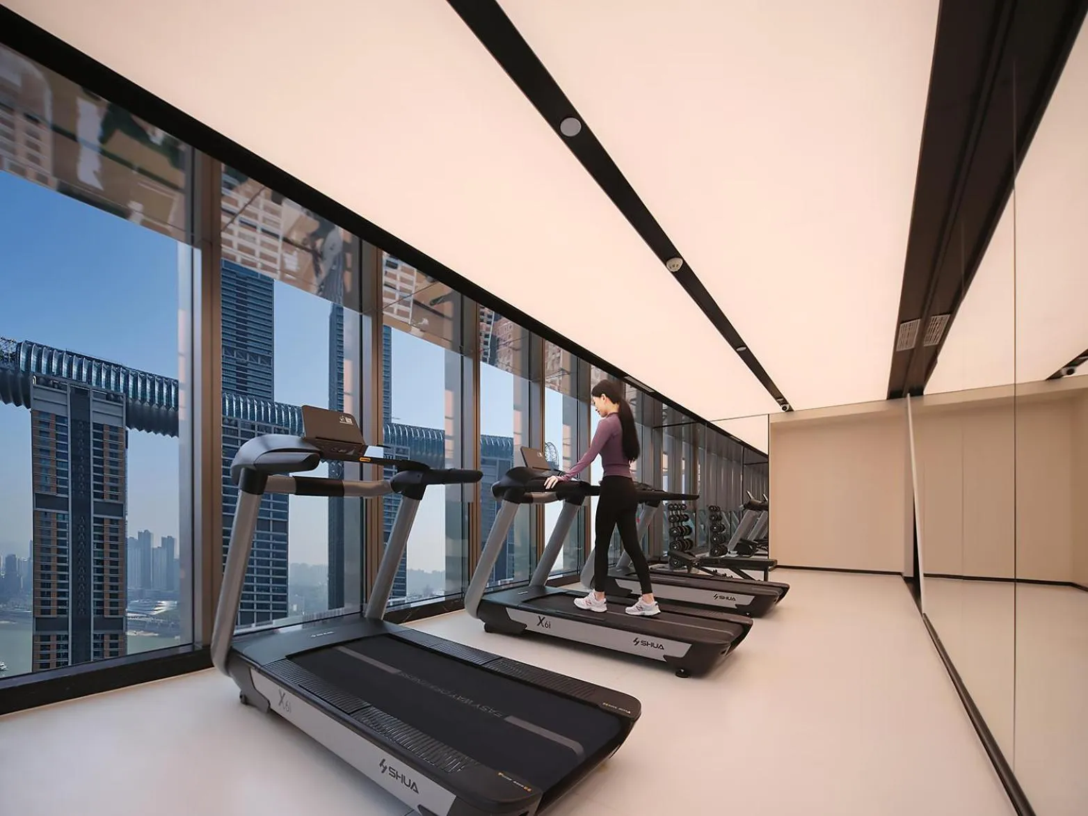 Fitness centre/facilities in ISEYA Panoramic Hotel Chongqing Jiefangbei Raffles Plaza
