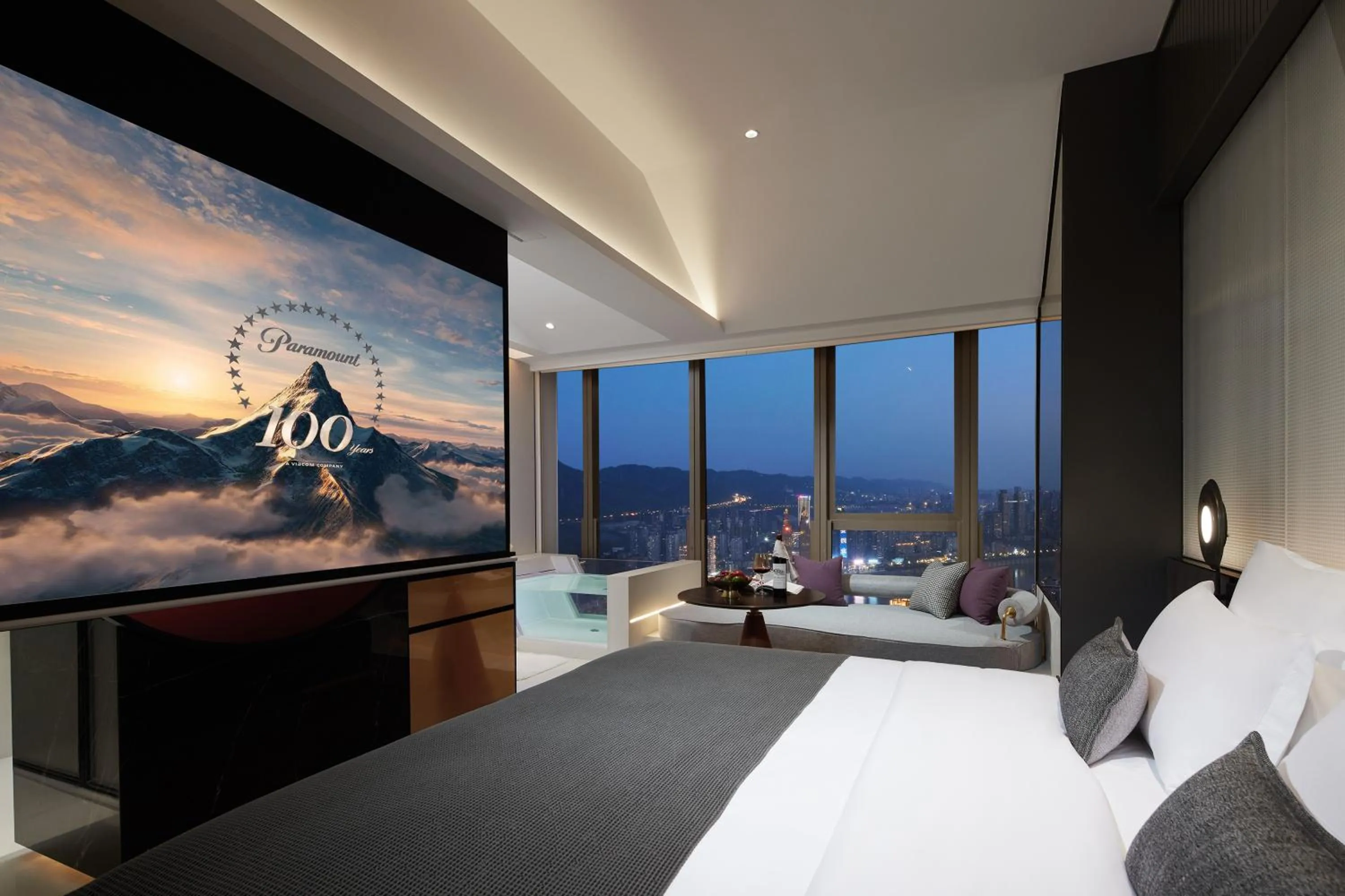 Bed in ISEYA Panoramic Hotel Chongqing Jiefangbei Raffles Plaza