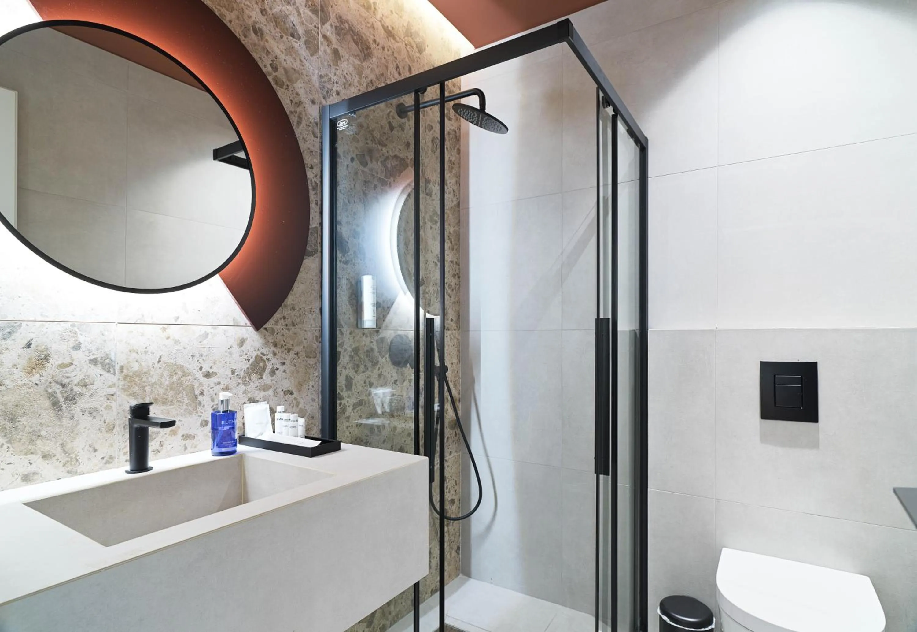 Shower in Alinea Diono Historic Center