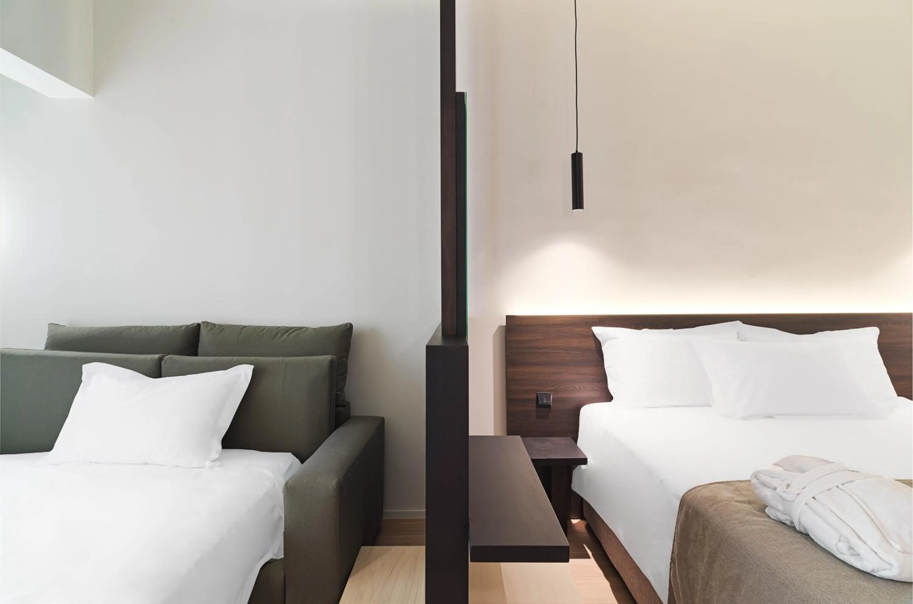 Bedroom, Bed in Alinea Diono Historic Center