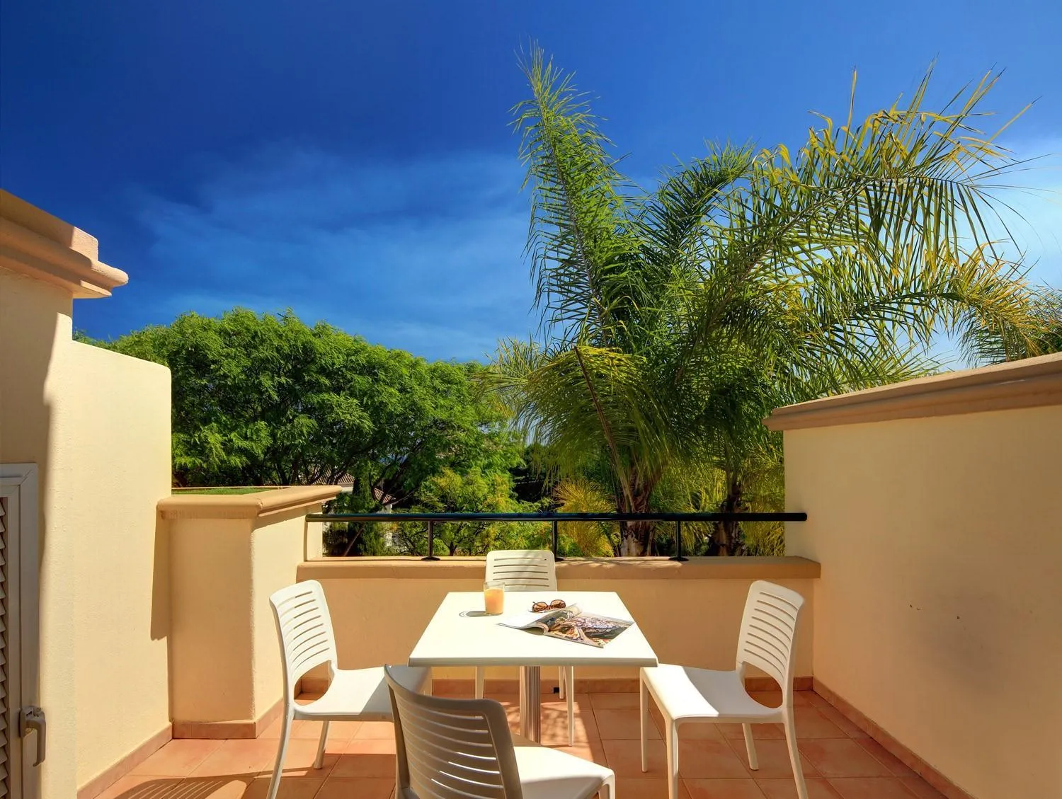 Balcony/Terrace in Hotel - Apartamentos Greenlife Golf